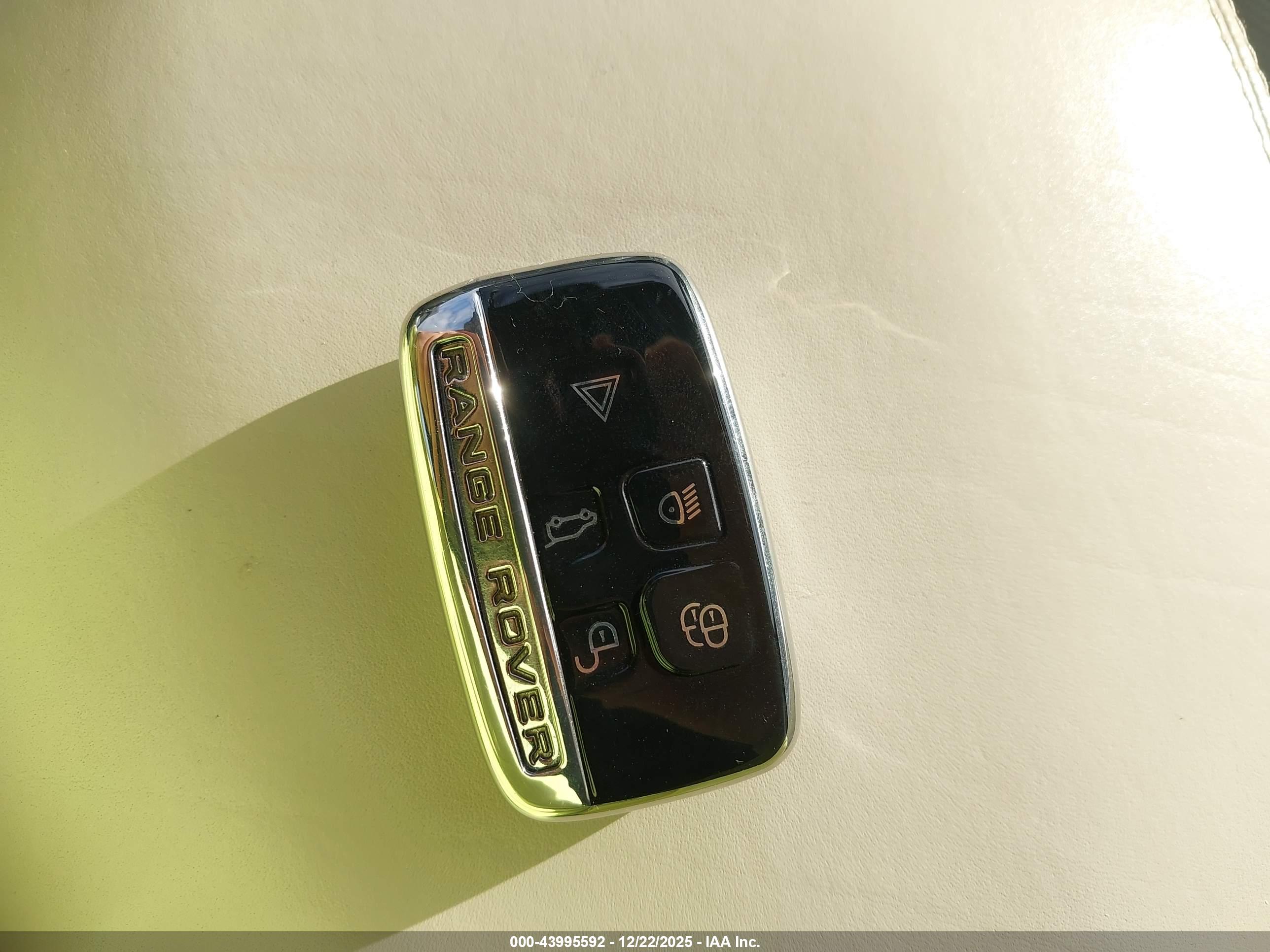 LAND ROVER image 11