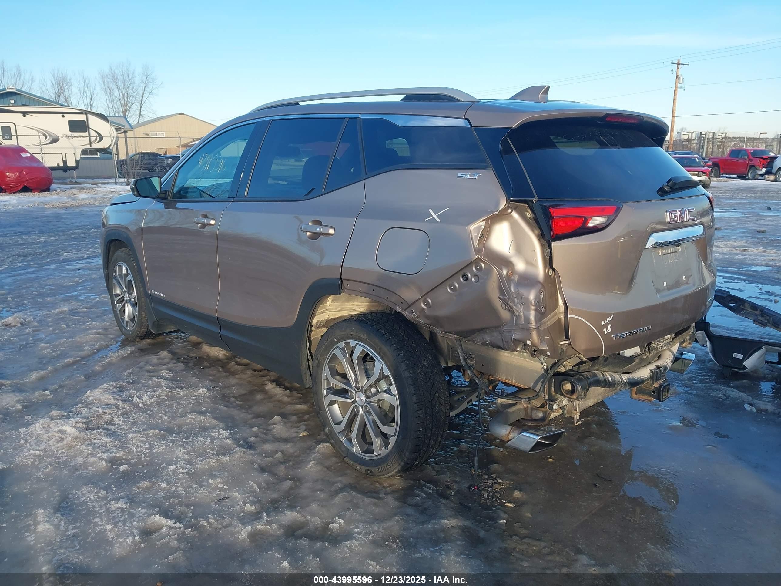 GMC TERRAIN image 3