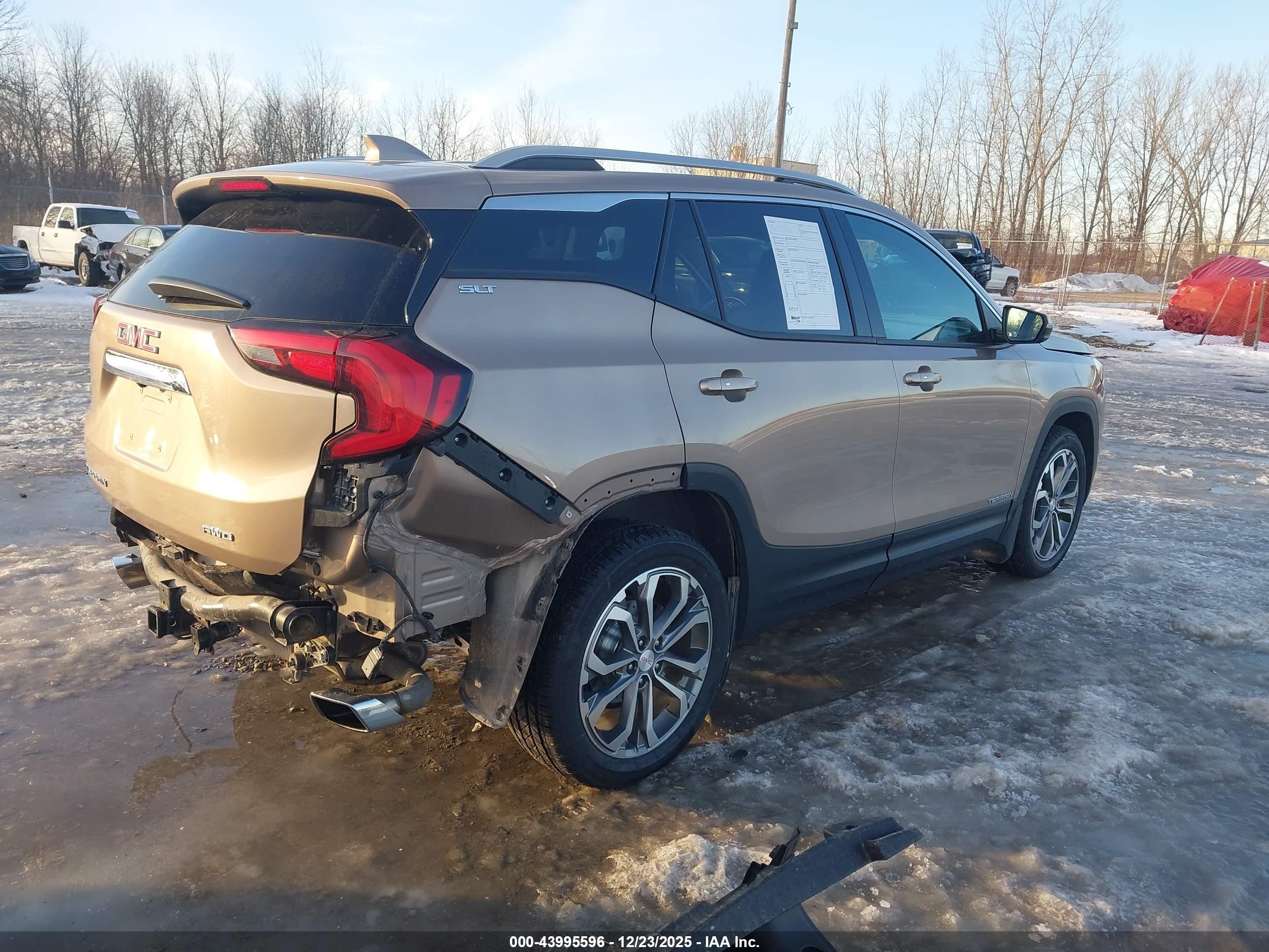 GMC TERRAIN image 4
