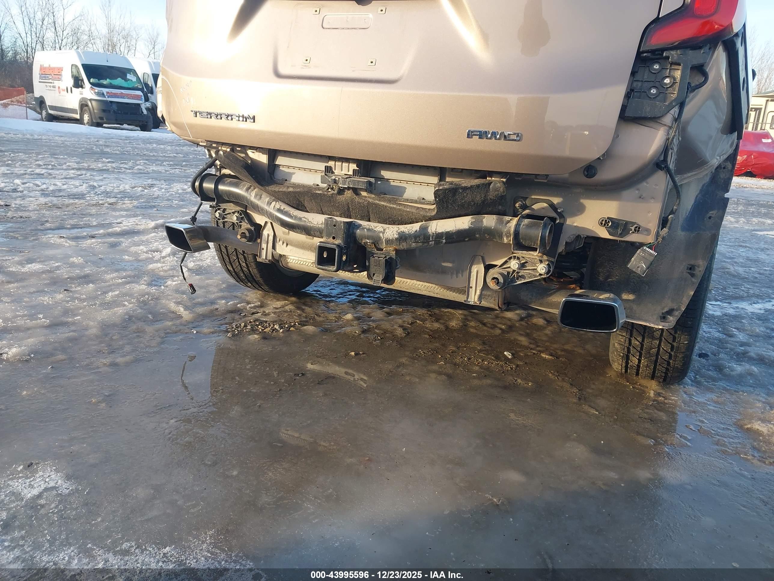 GMC TERRAIN image 6