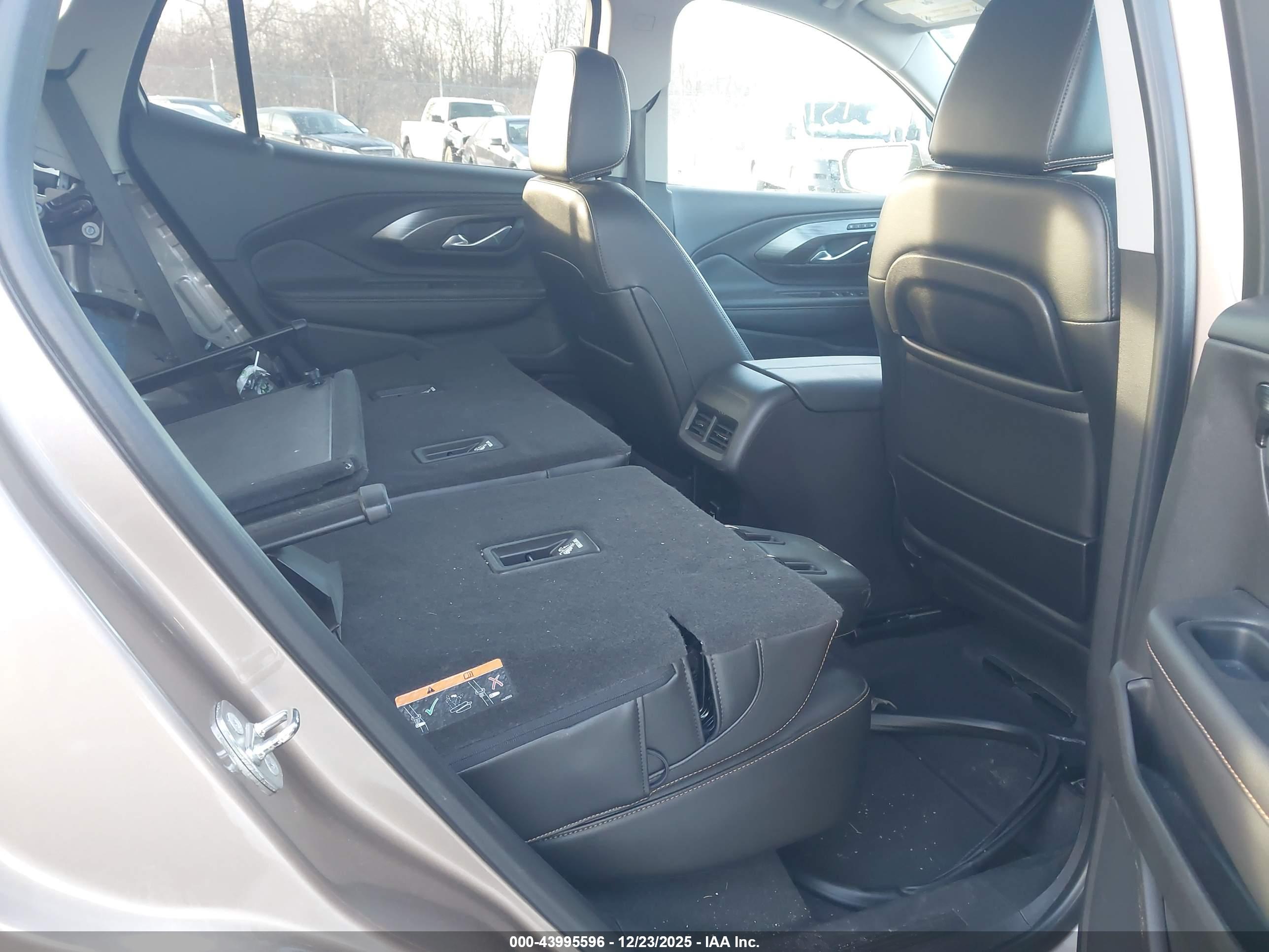 GMC TERRAIN image 8