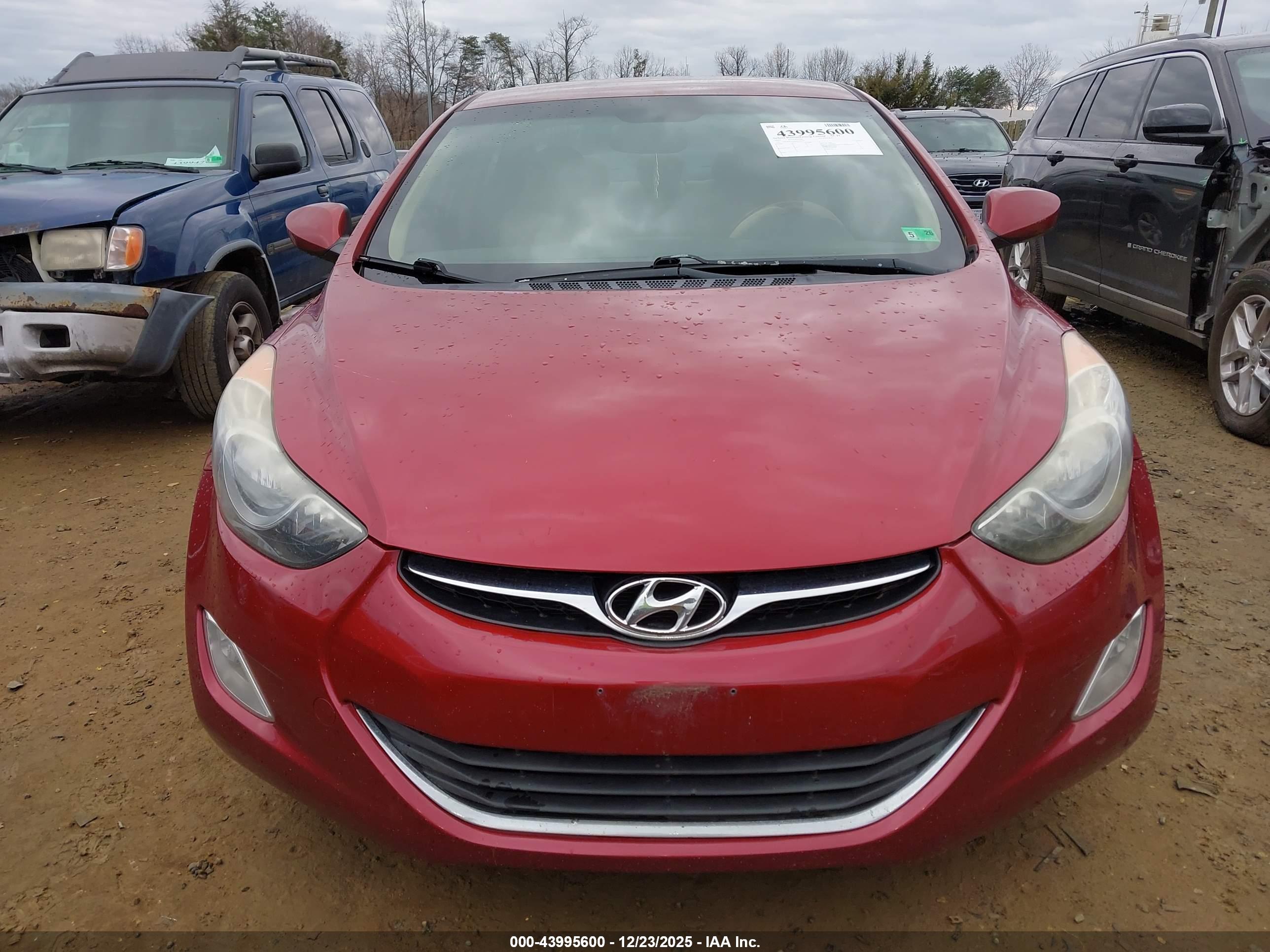 HYUNDAI ELANTRA image 6