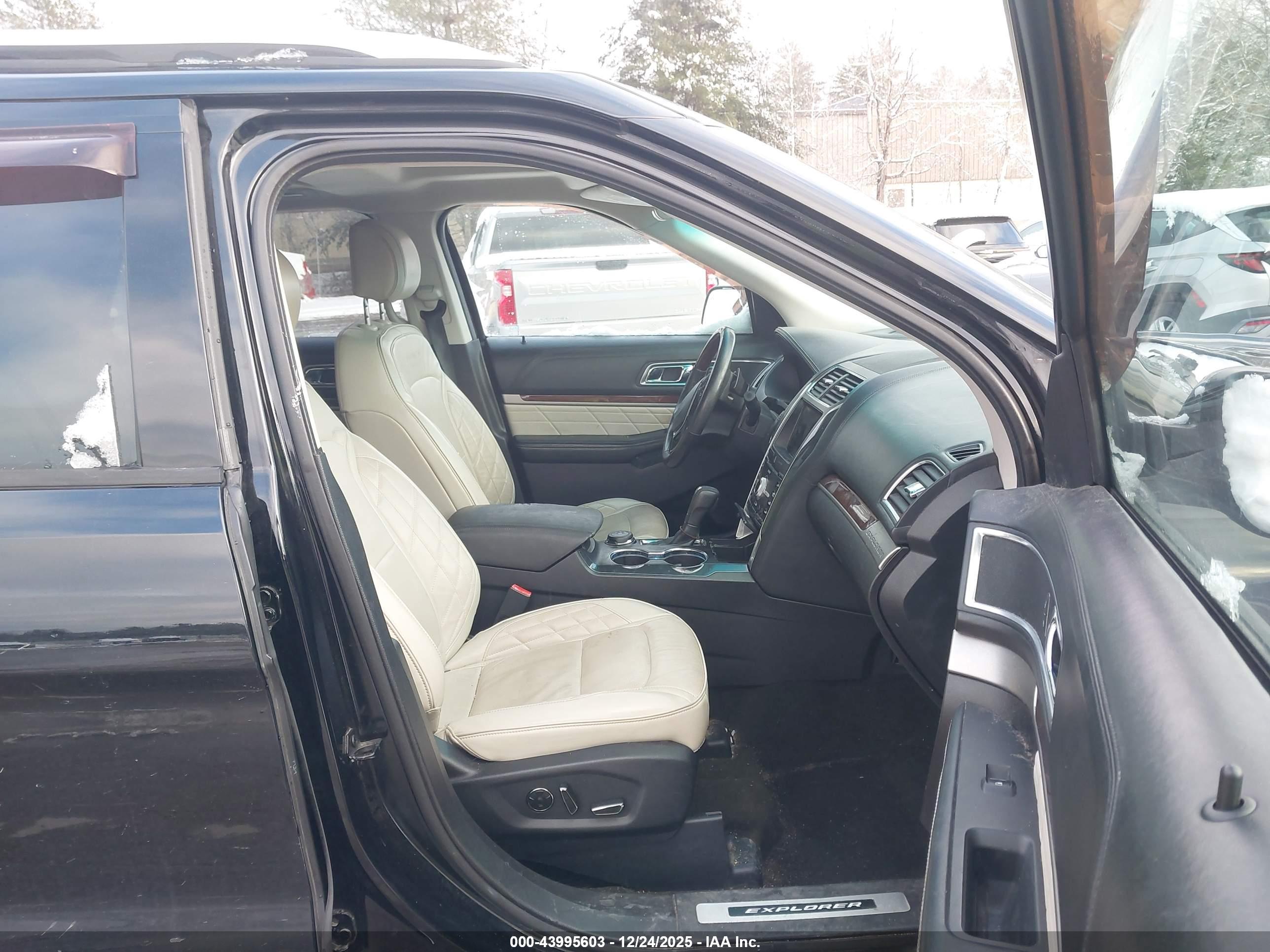 FORD EXPLORER image 5