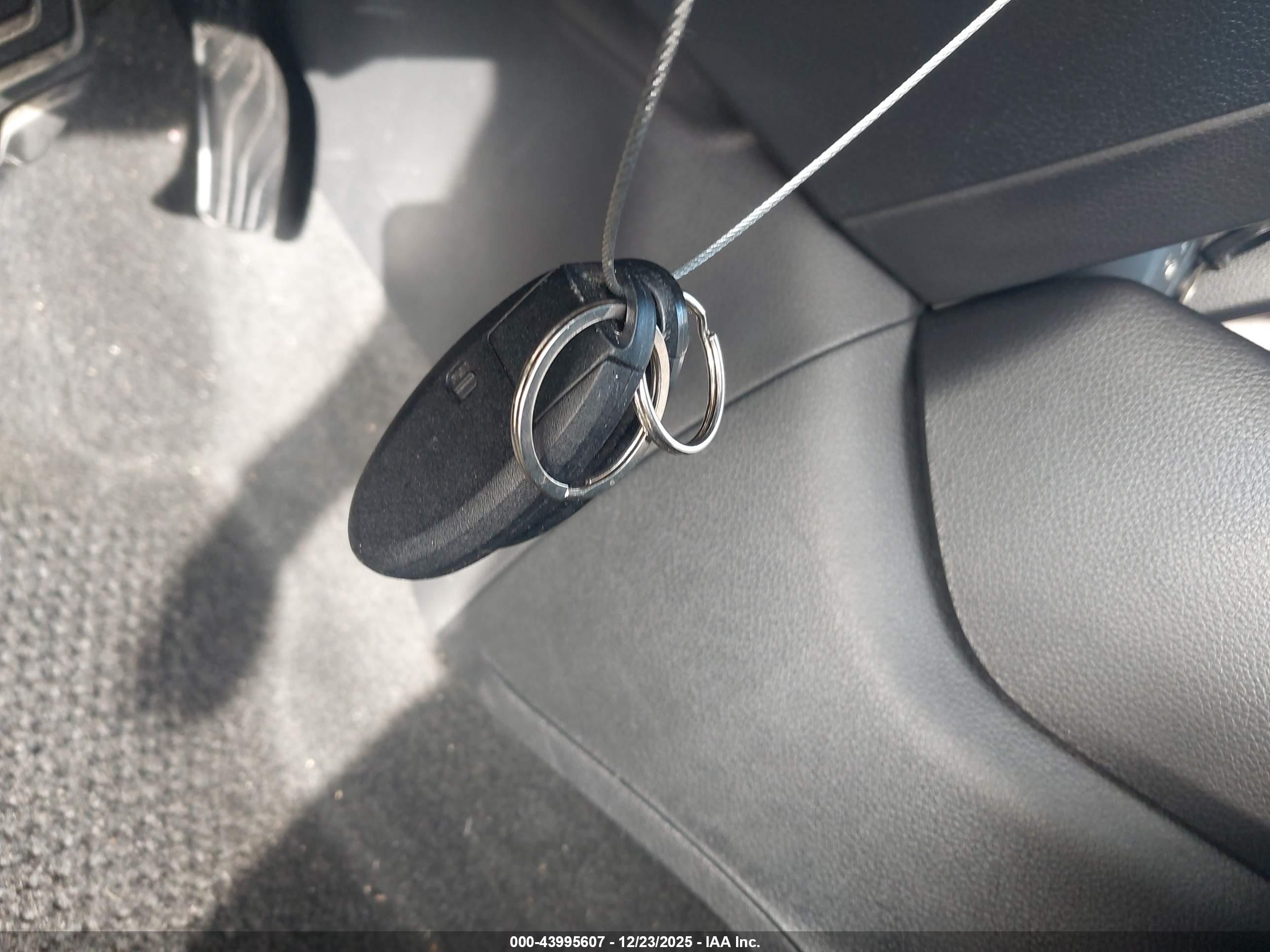NISSAN ROGUE image 11