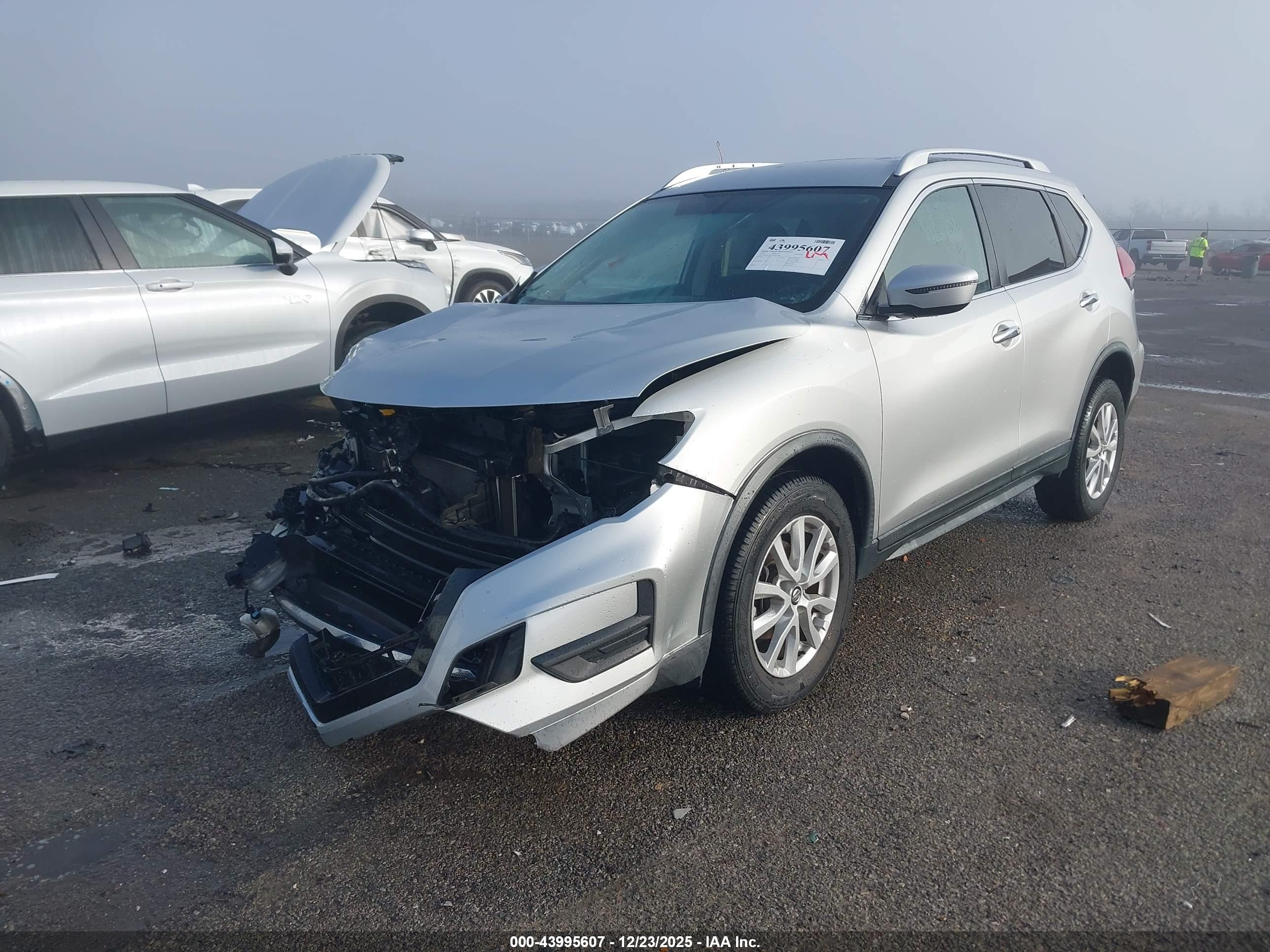 NISSAN ROGUE image 2