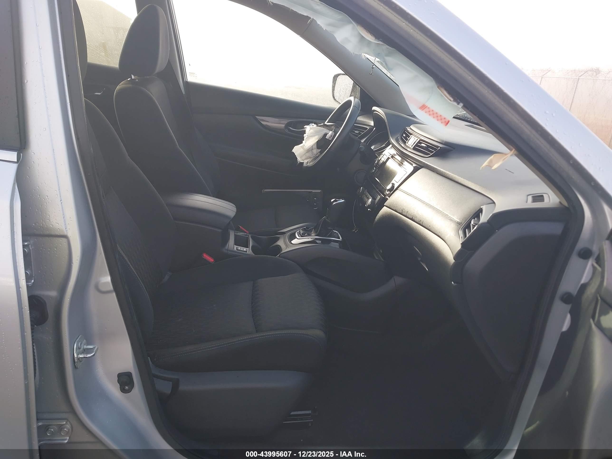 NISSAN ROGUE image 5