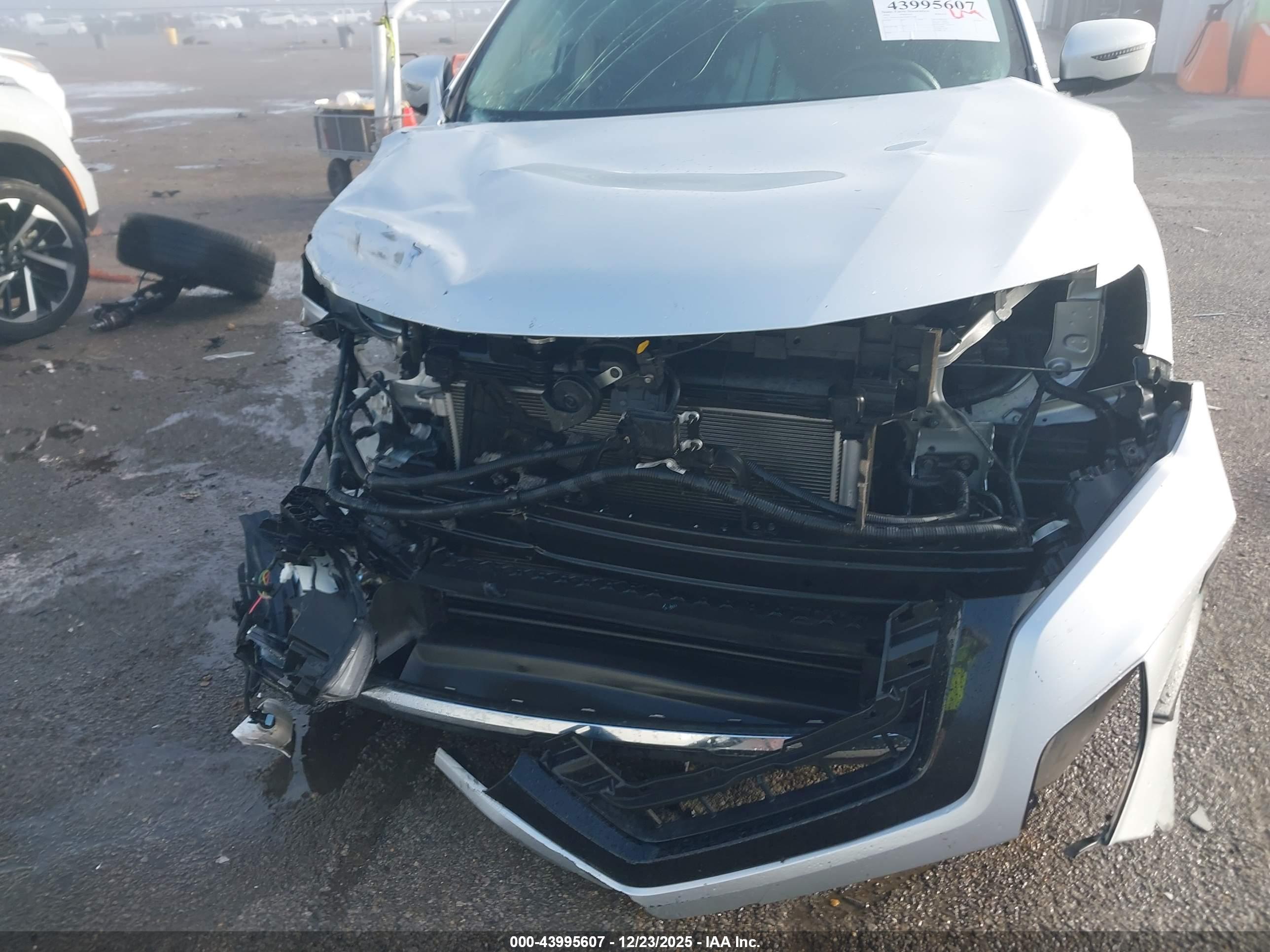 NISSAN ROGUE image 6