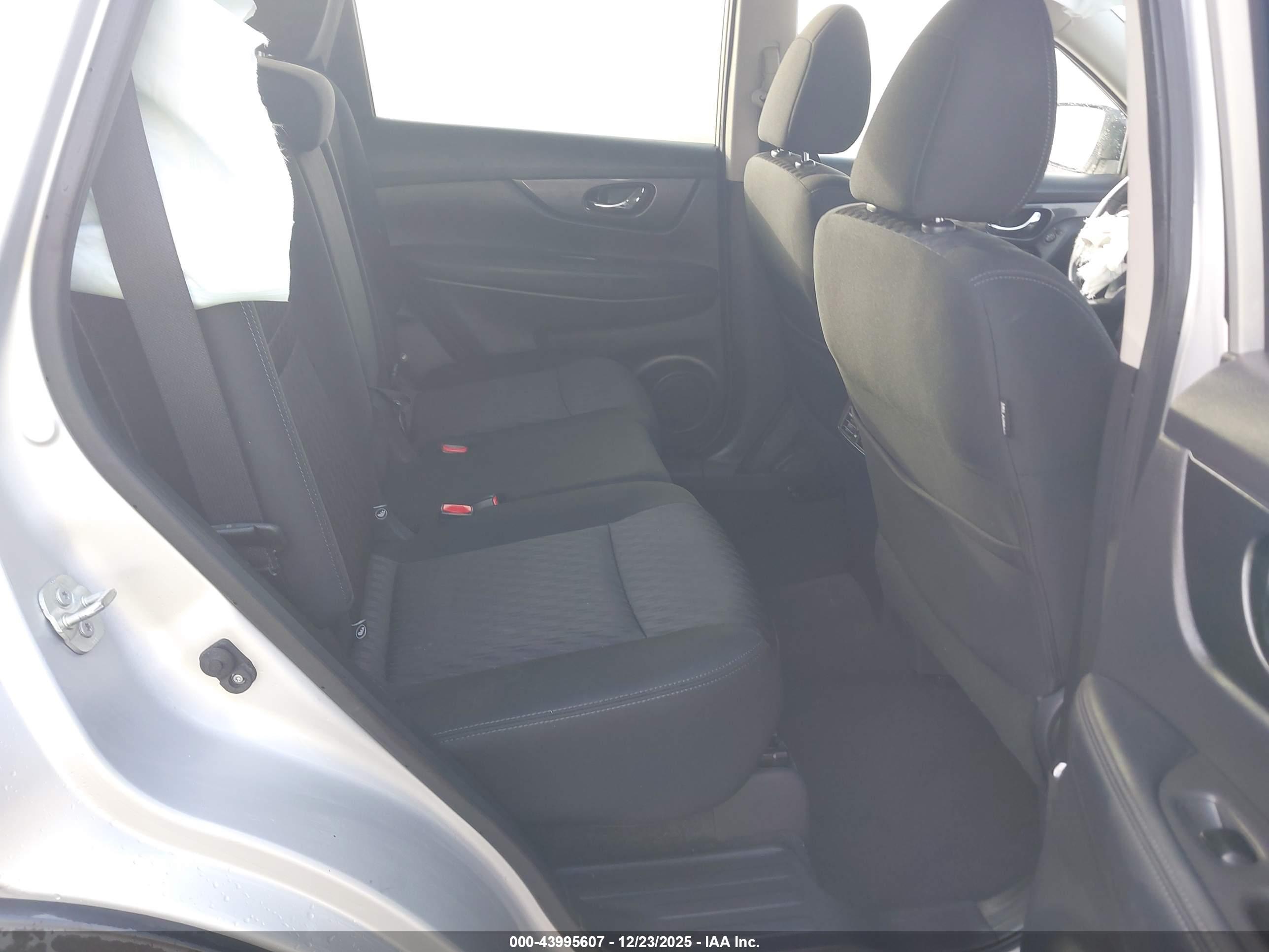 NISSAN ROGUE image 8
