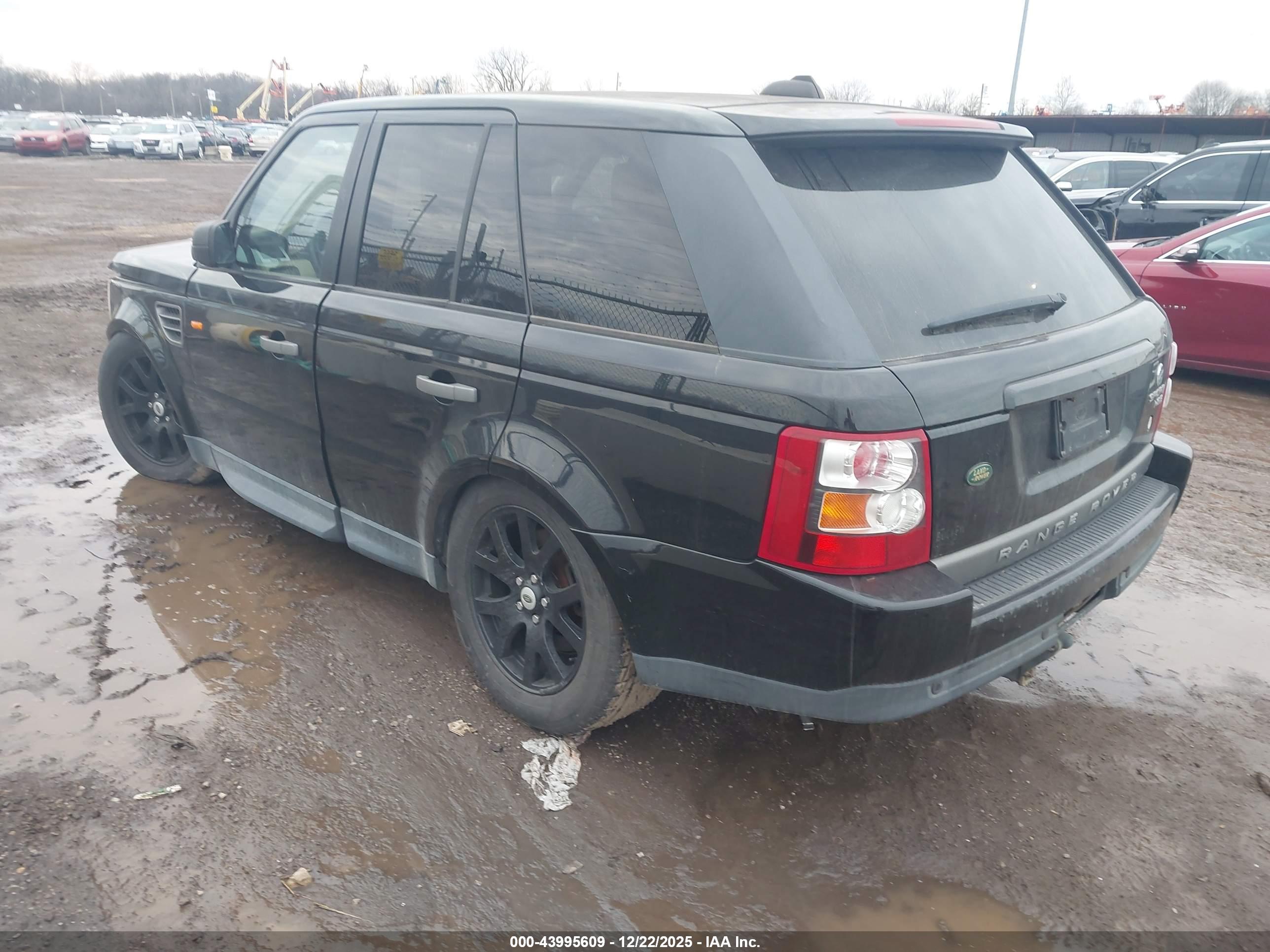 LAND ROVER image 3