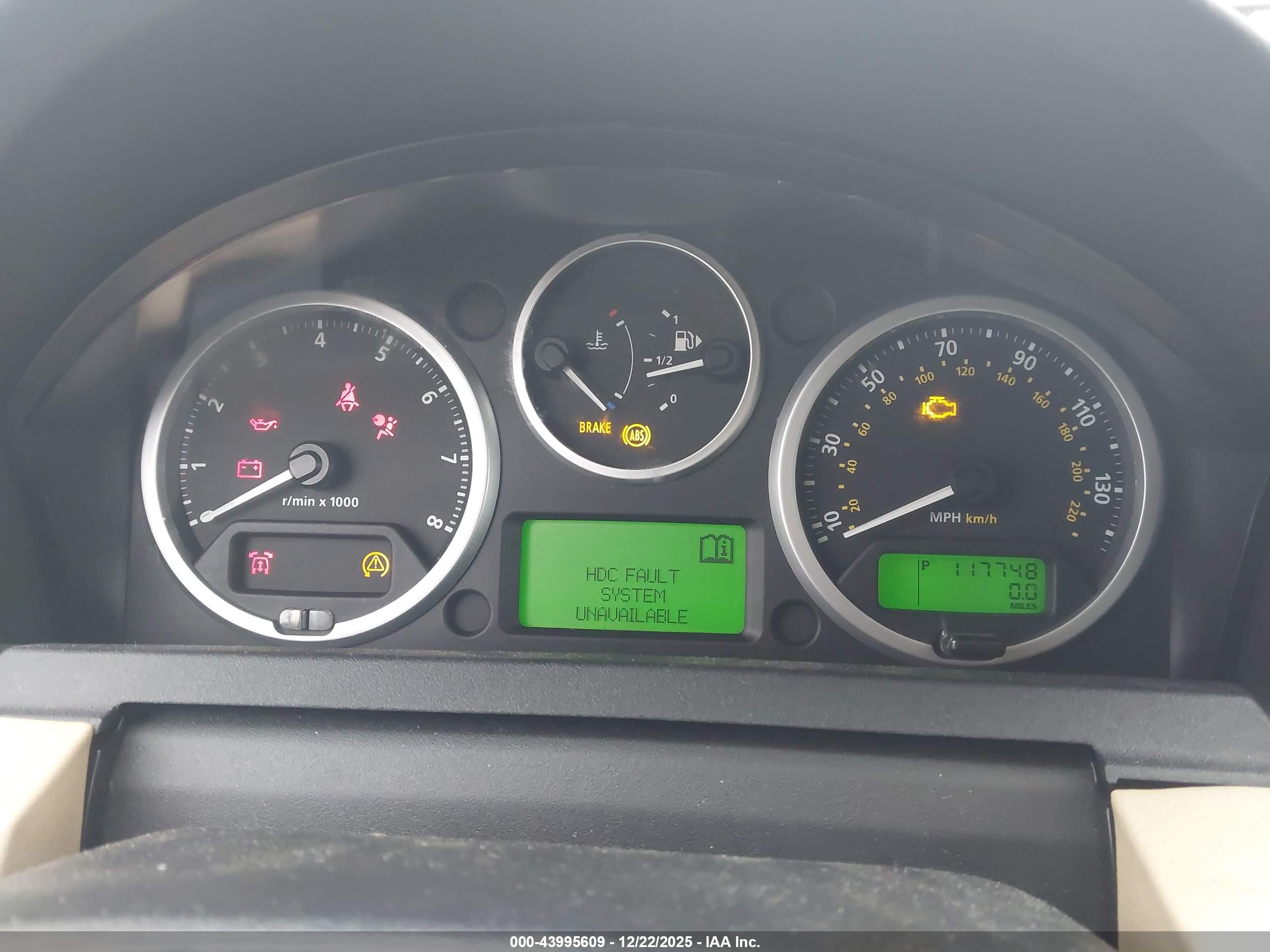 LAND ROVER image 7