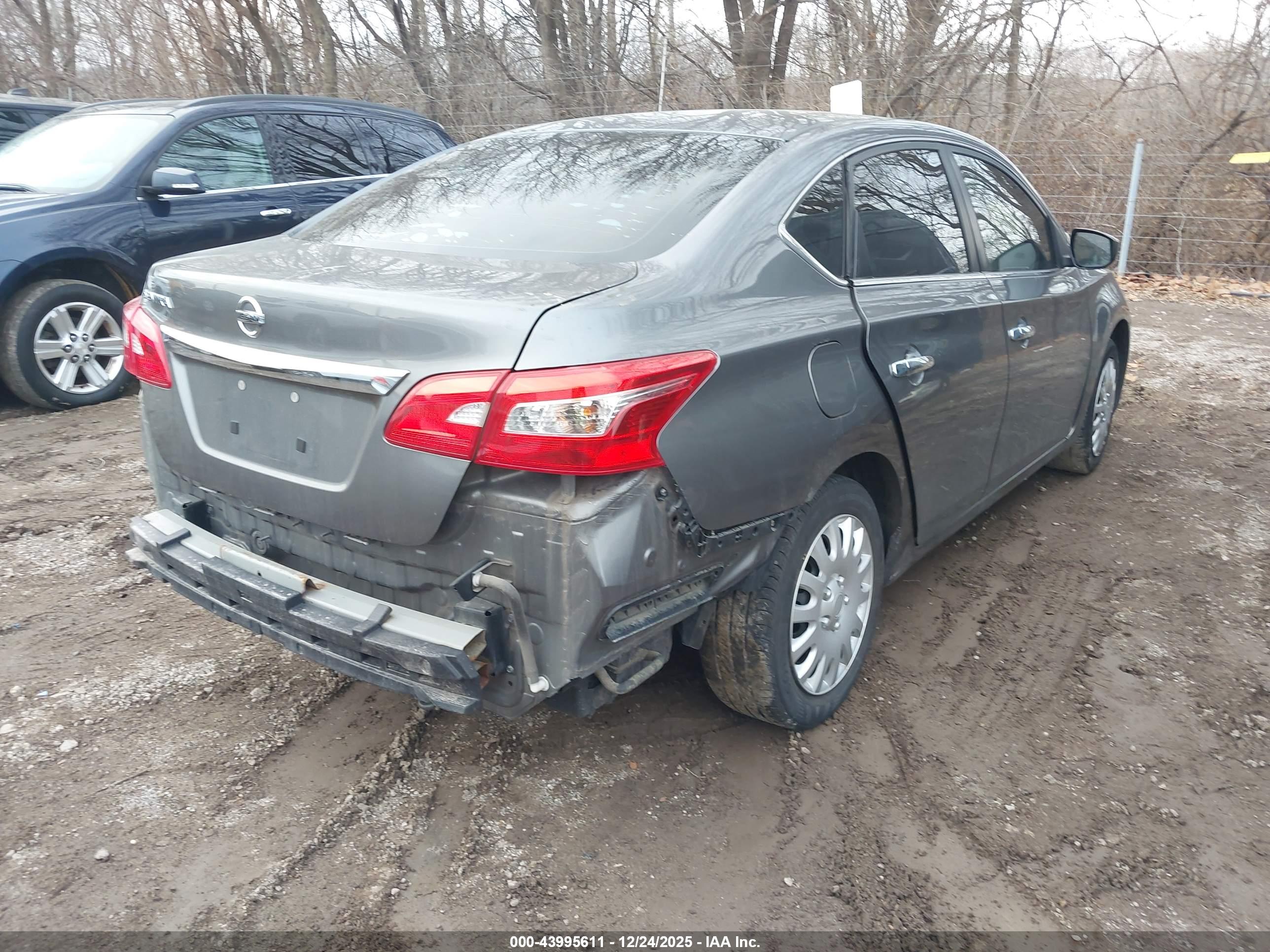 NISSAN SENTRA image 4