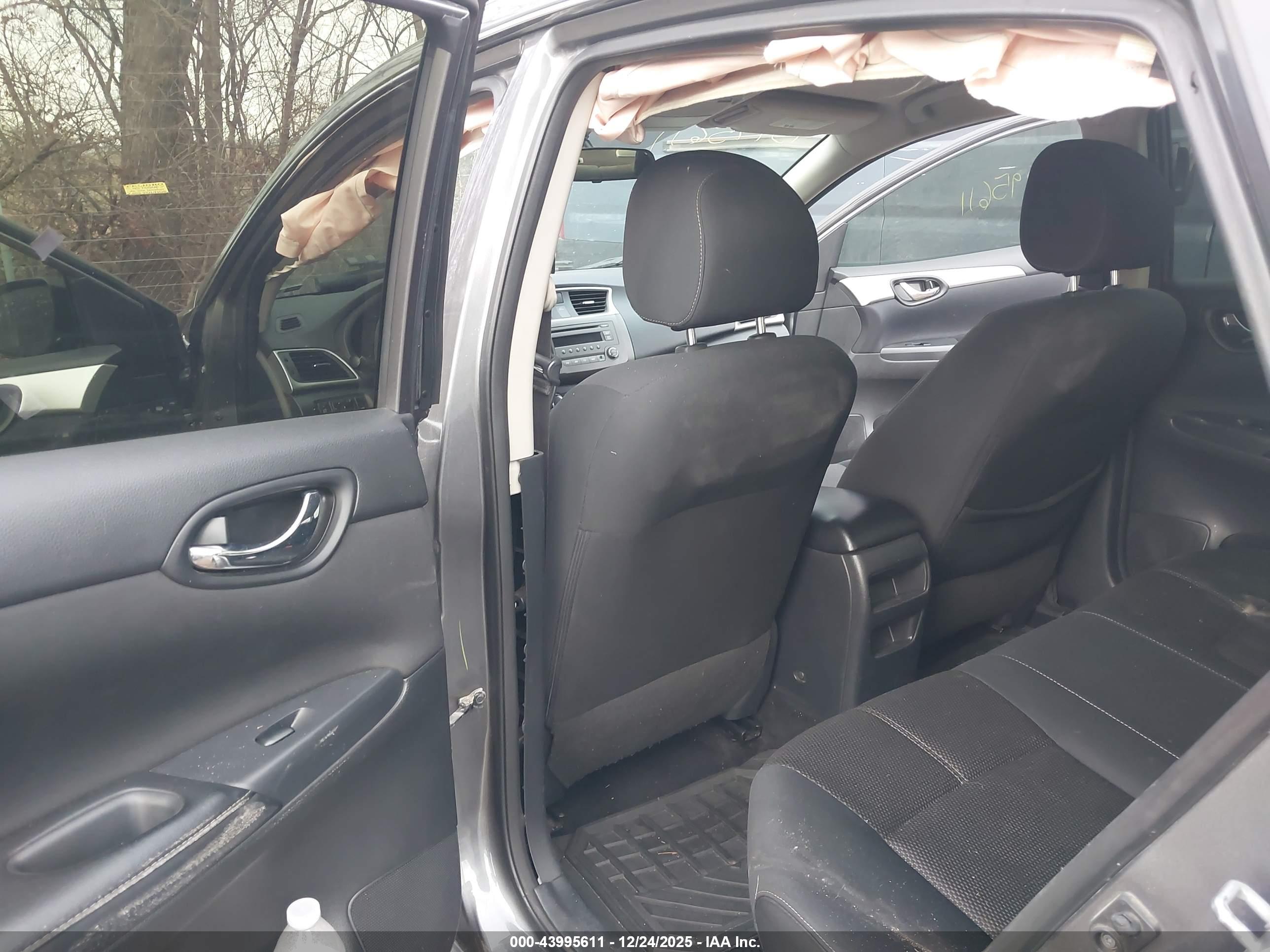 NISSAN SENTRA image 8