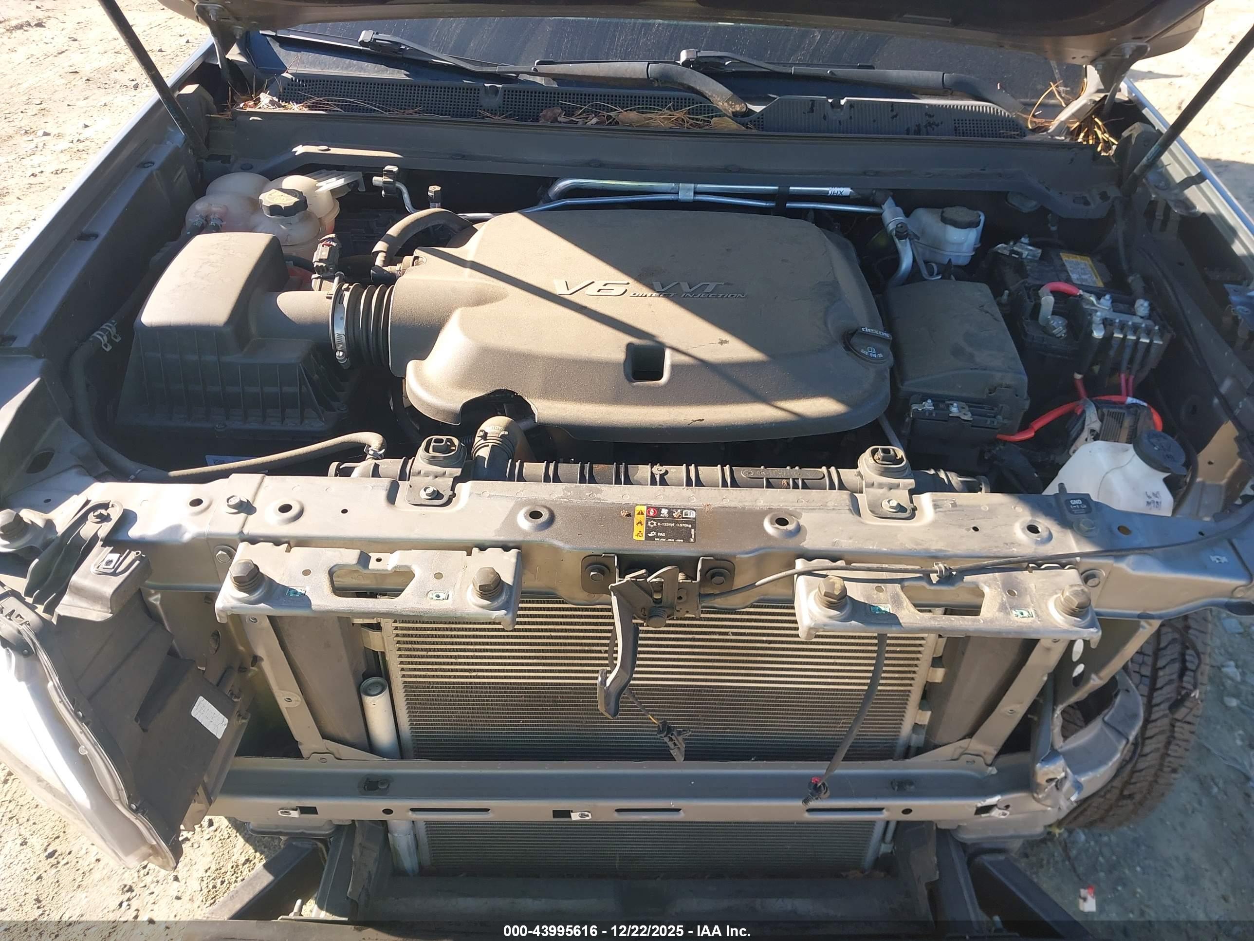 CHEVROLET COLORADO image 10