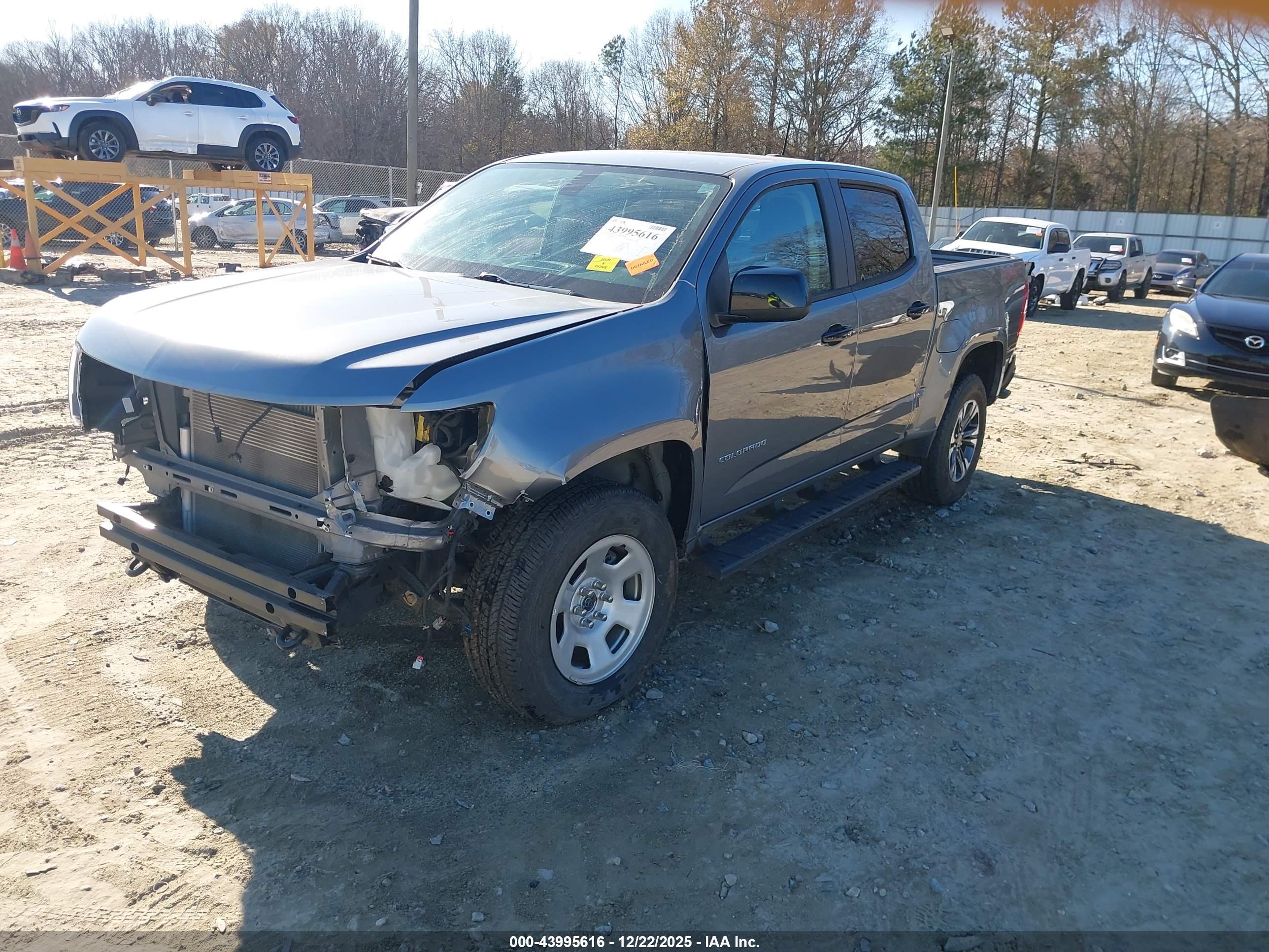 CHEVROLET COLORADO image 2