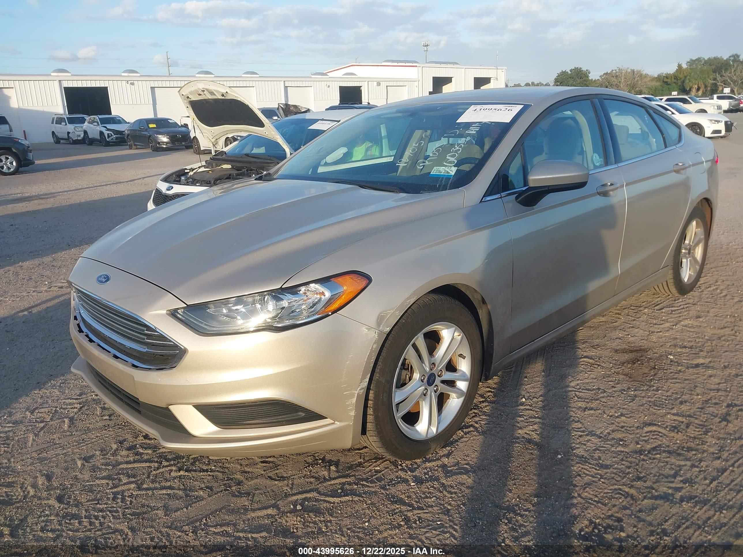 FORD FUSION image 2