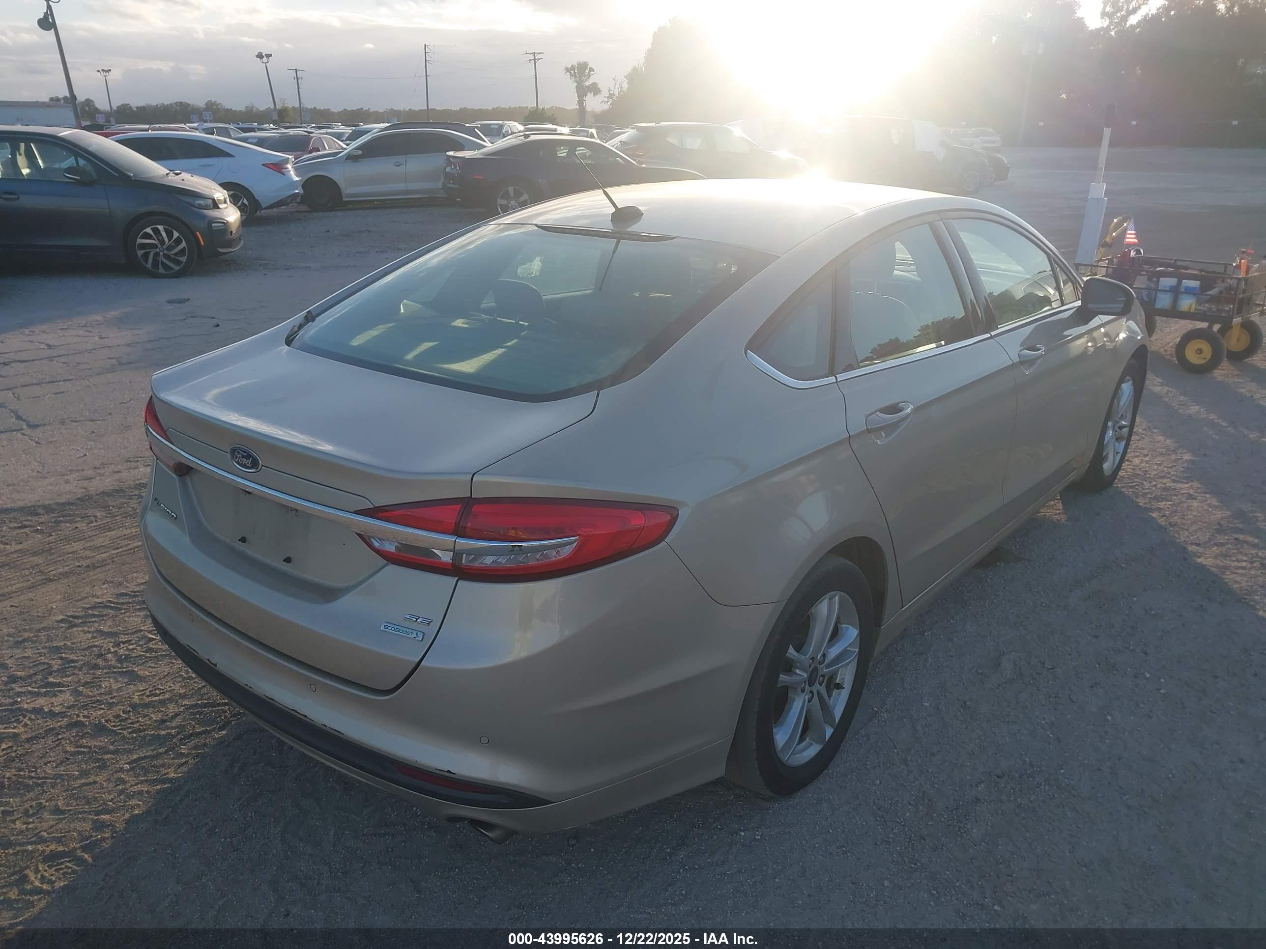 FORD FUSION image 4