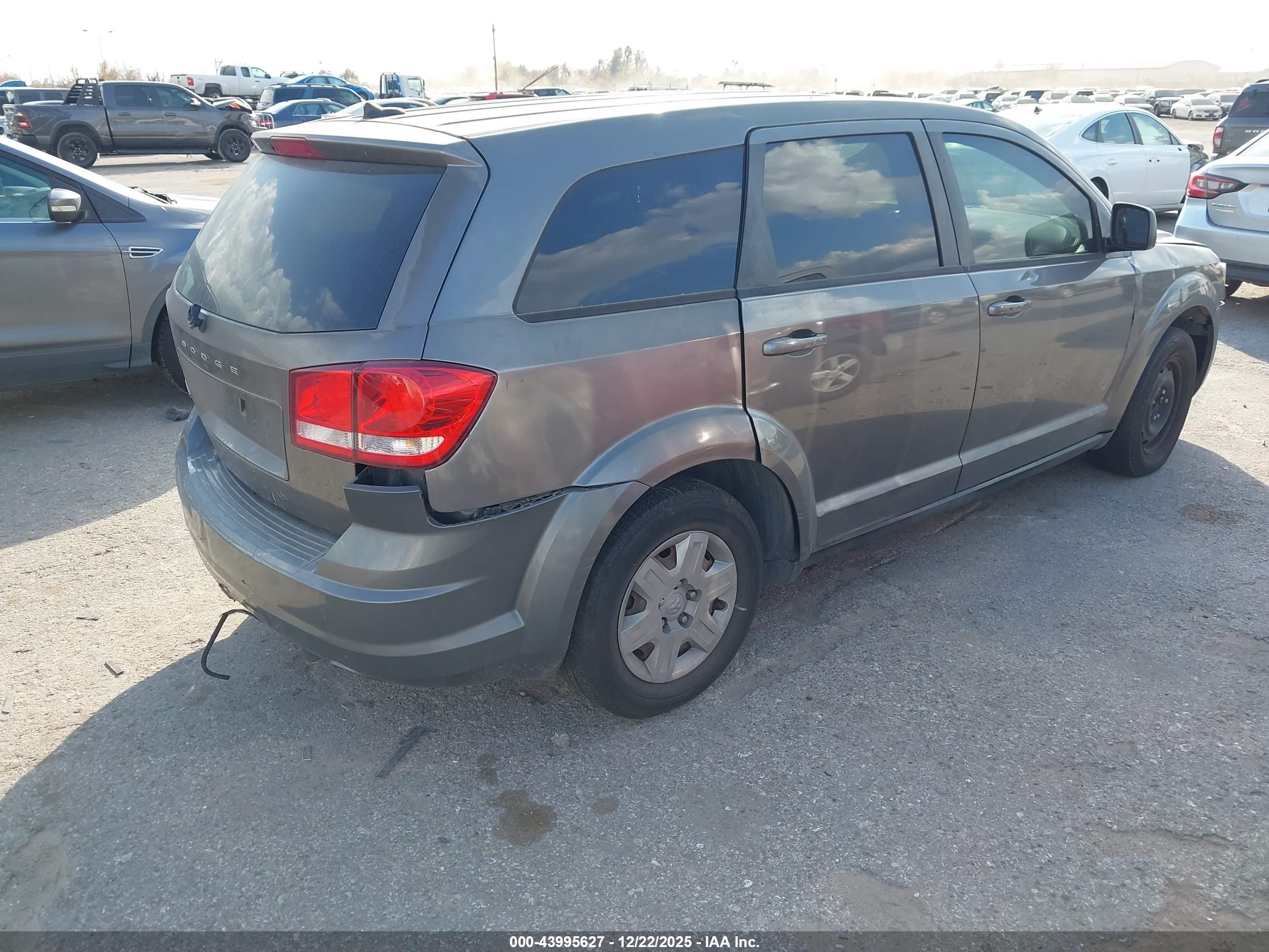 DODGE JOURNEY image 4