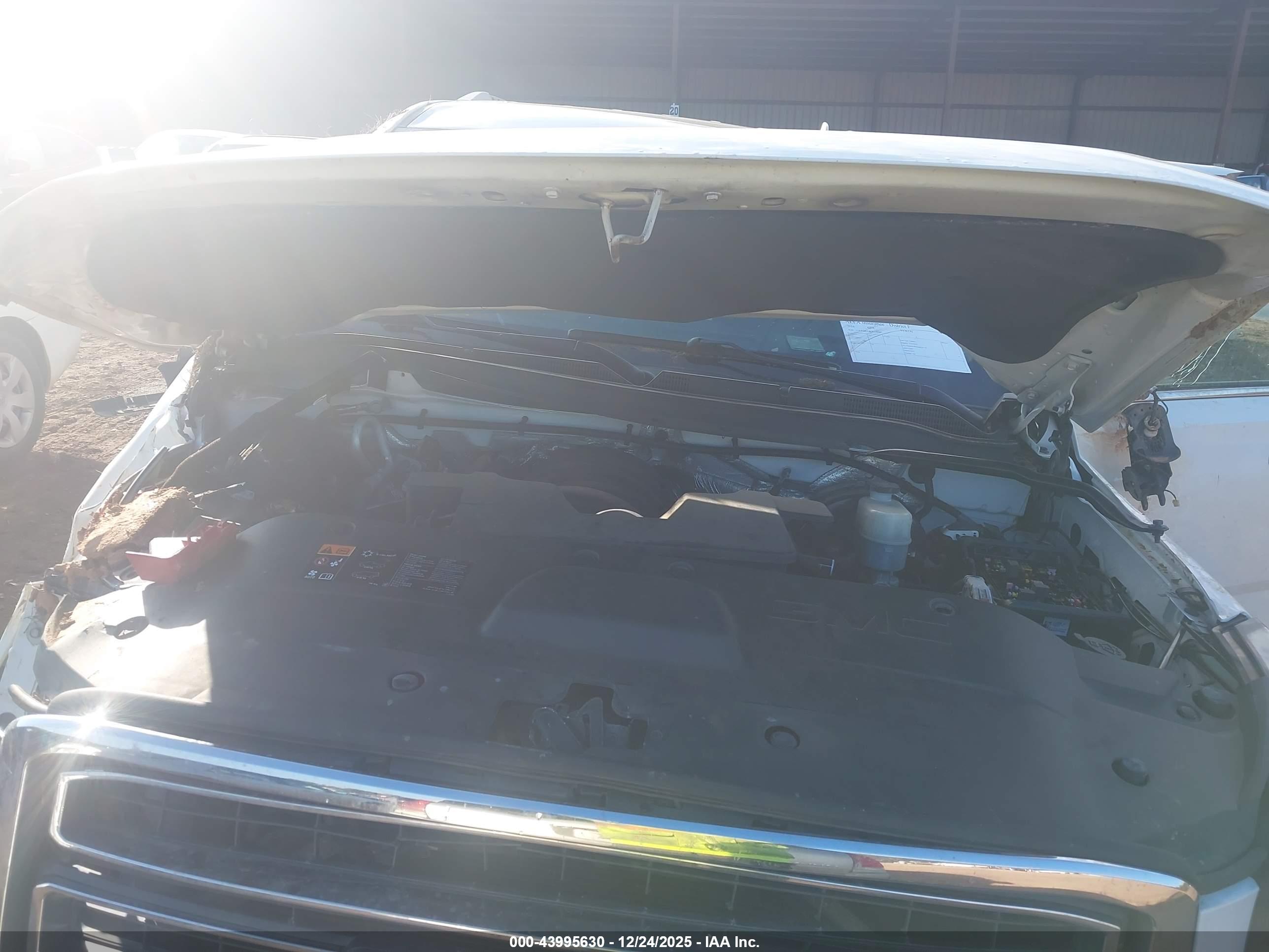 GMC YUKON image 10
