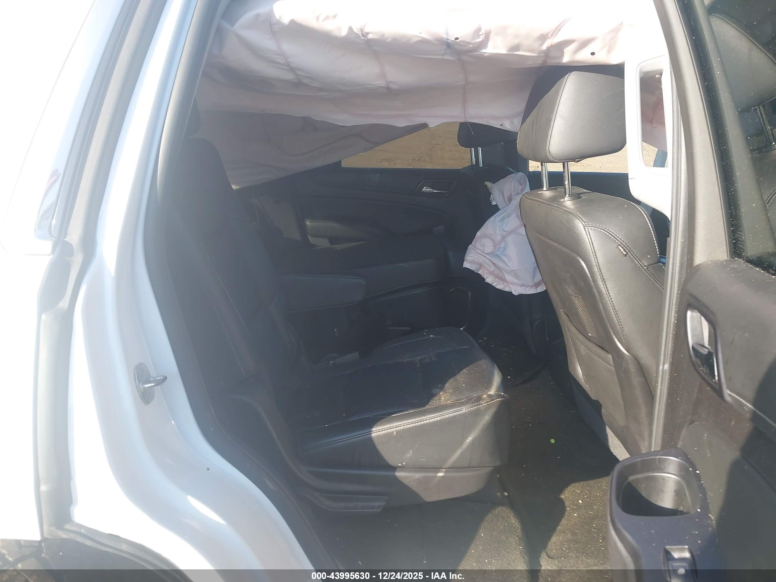 GMC YUKON image 8