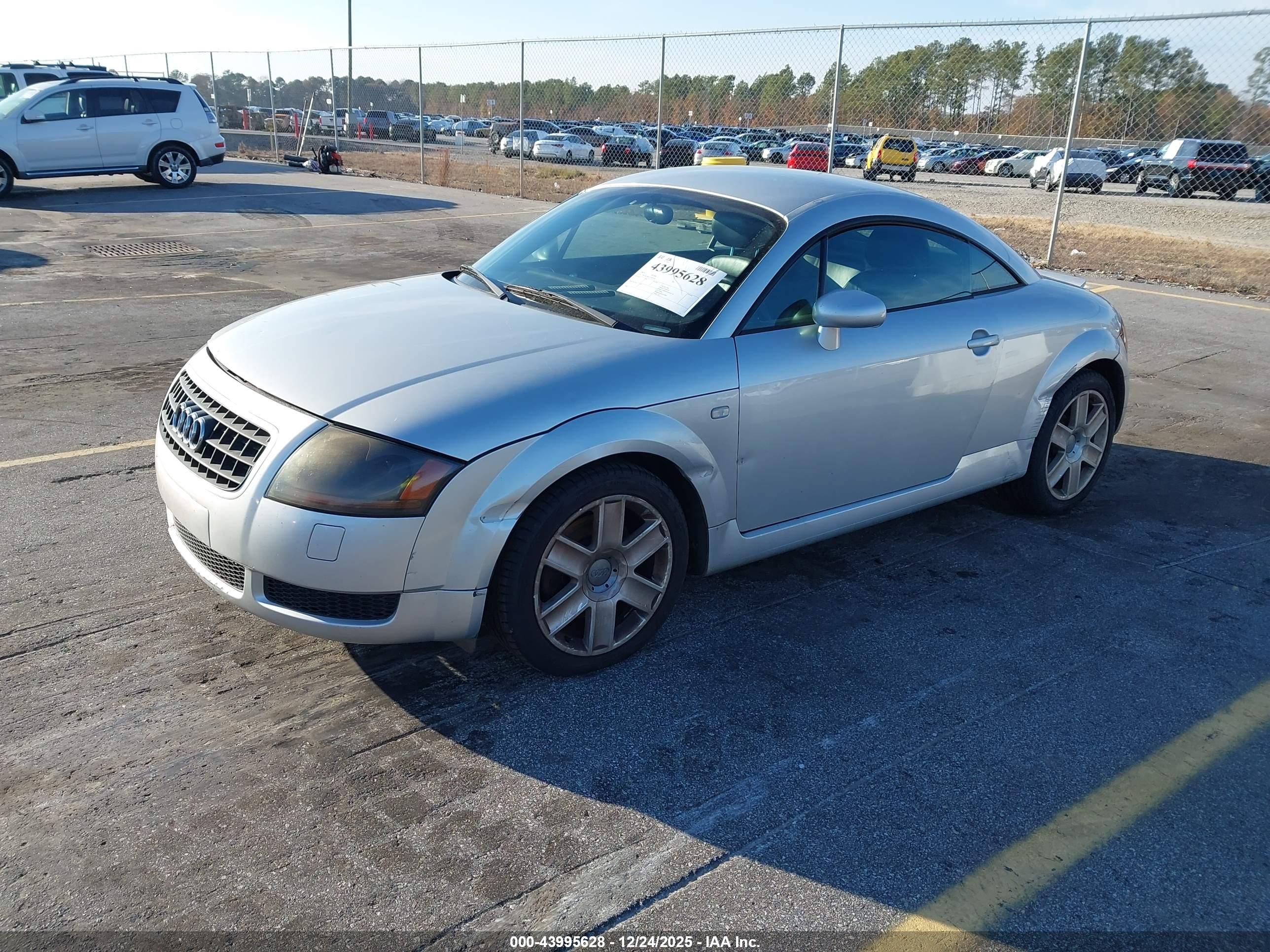 AUDI TT image 2