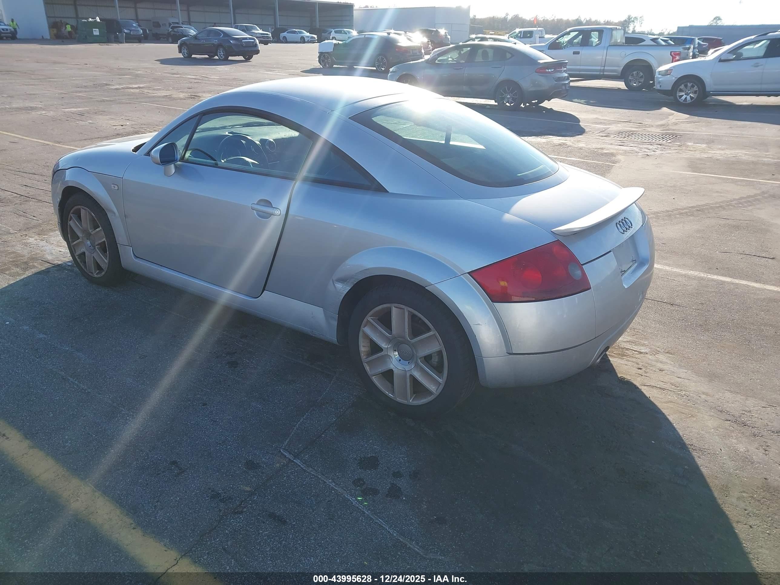 AUDI TT image 3