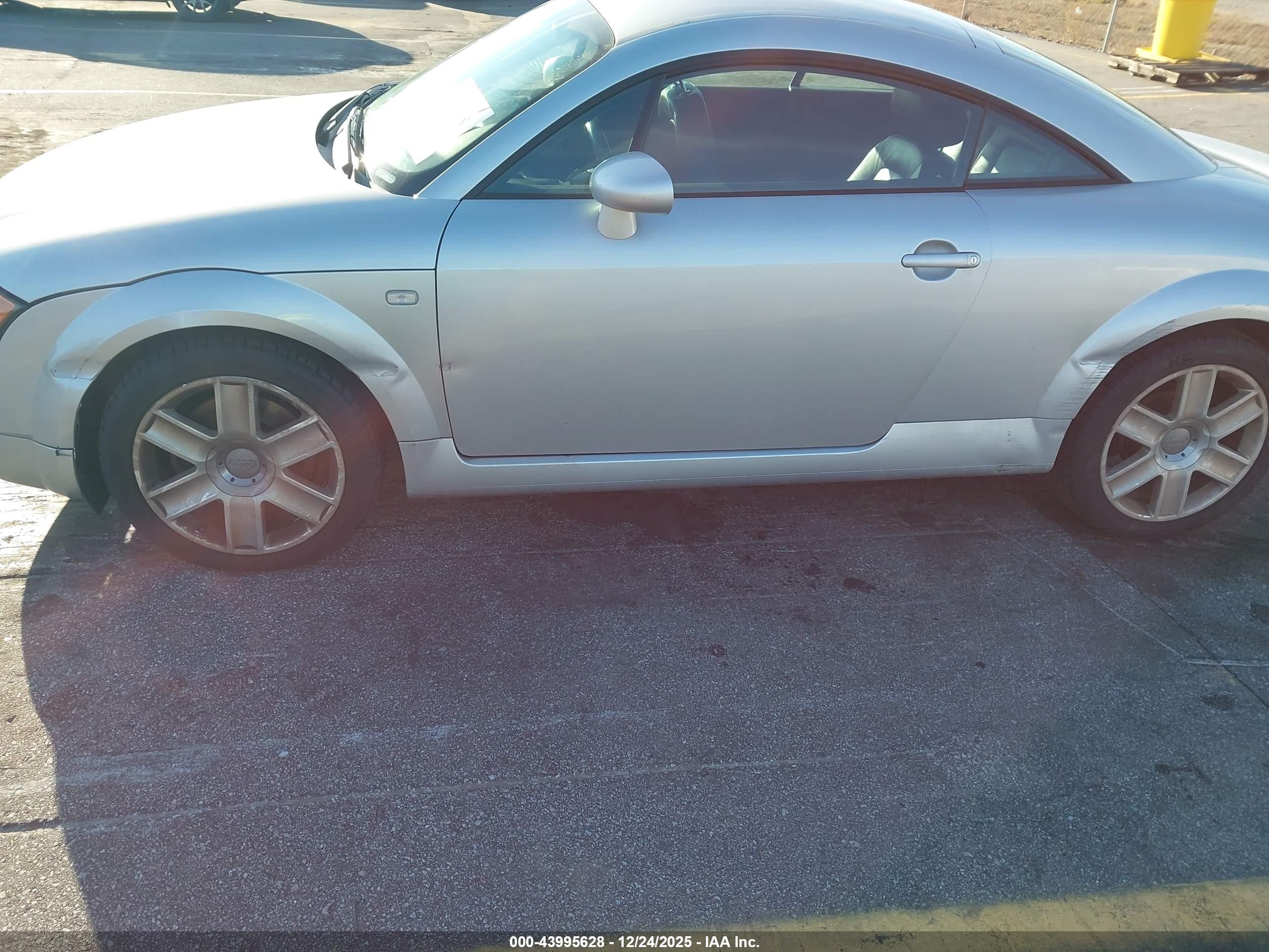AUDI TT image 6