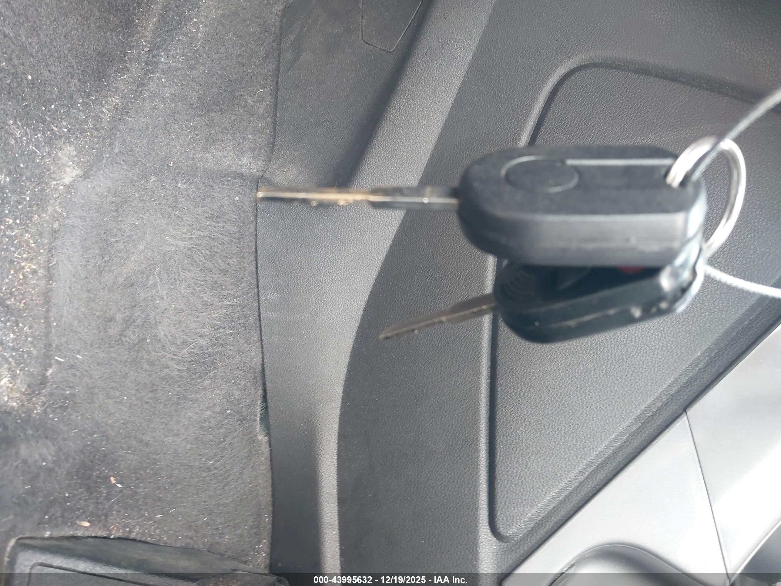 FORD ESCAPE image 11
