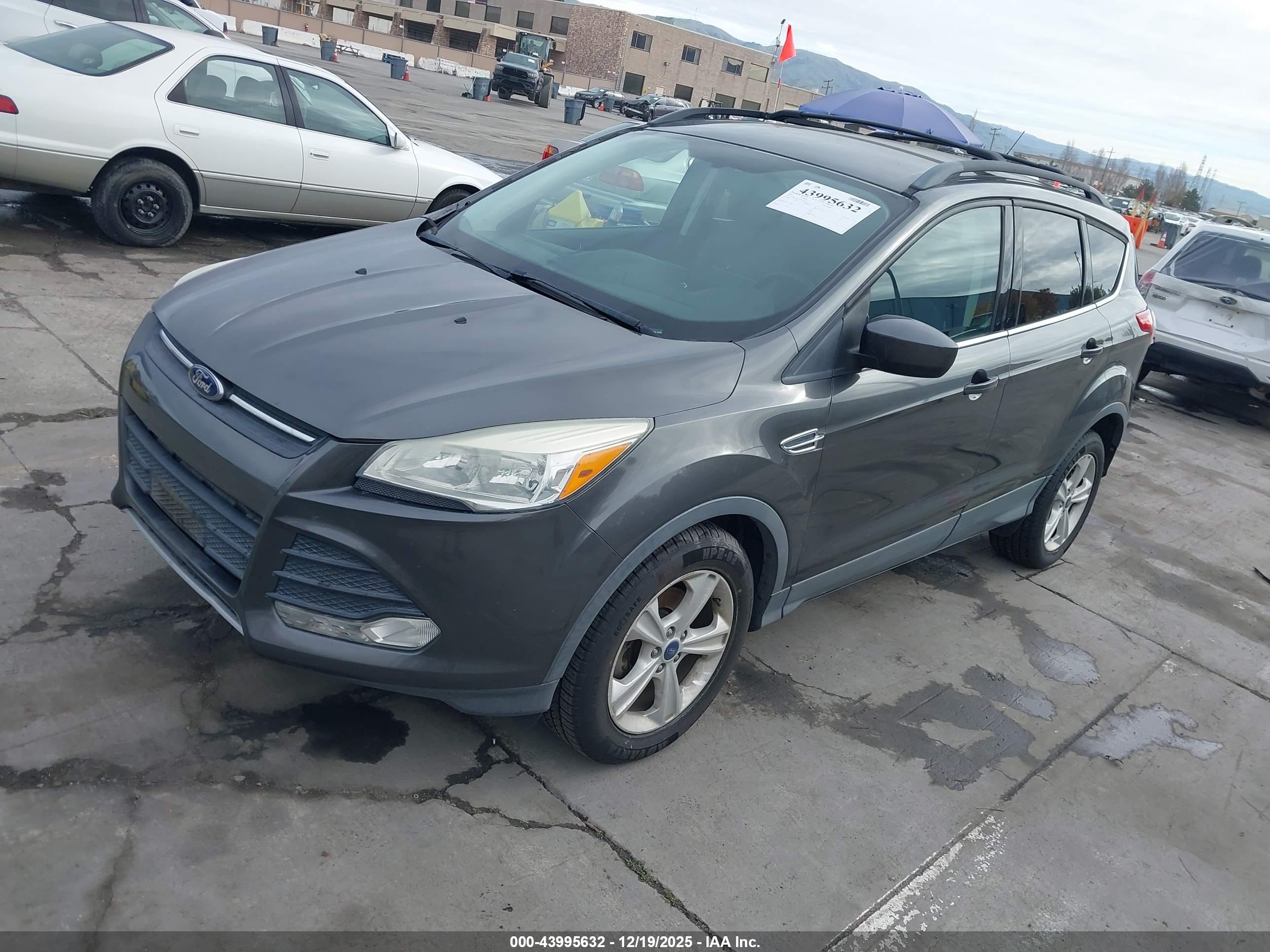 FORD ESCAPE image 2