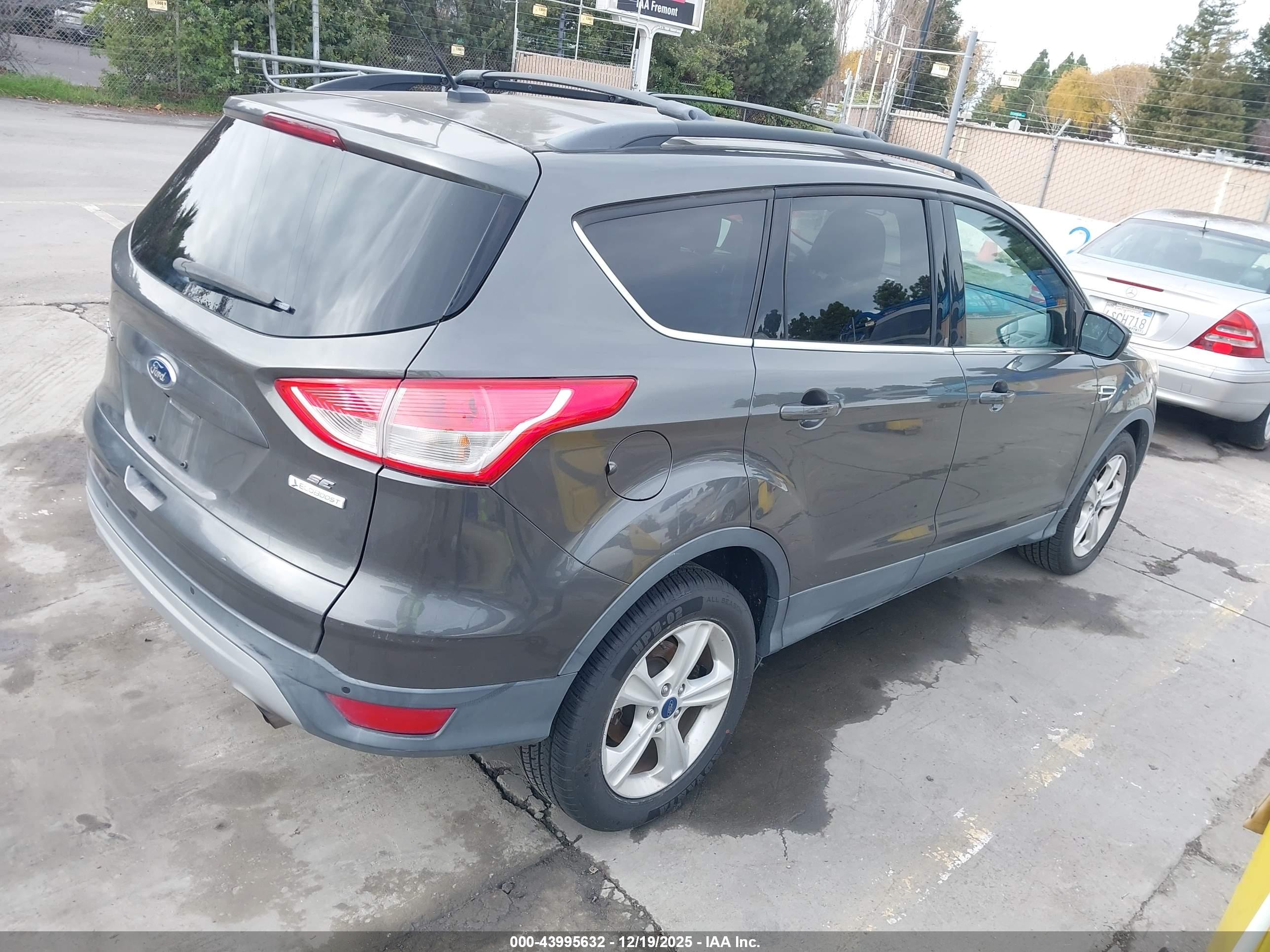 FORD ESCAPE image 4