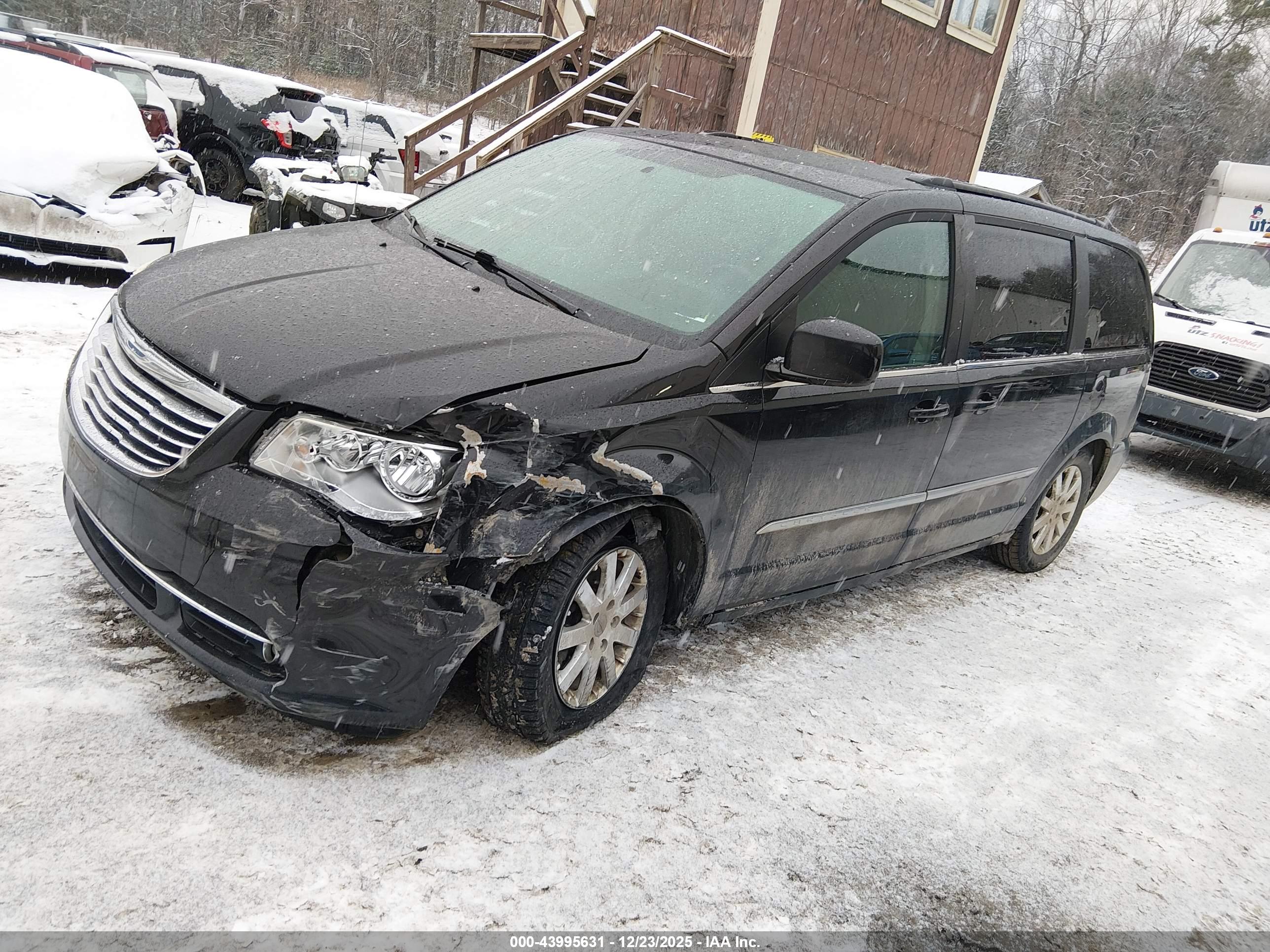 CHRYSLER TOWN image 2