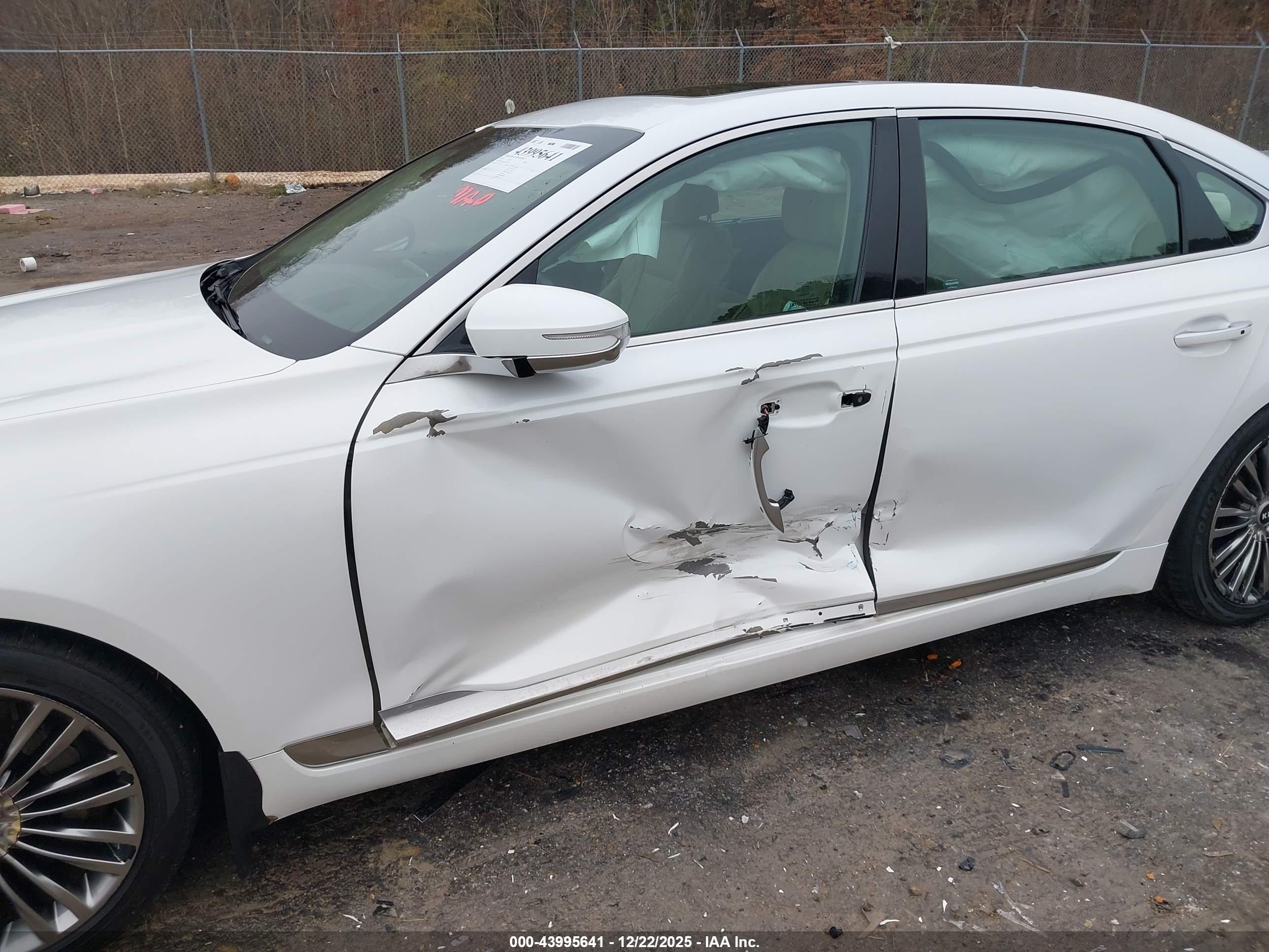 KIA K900 image 6