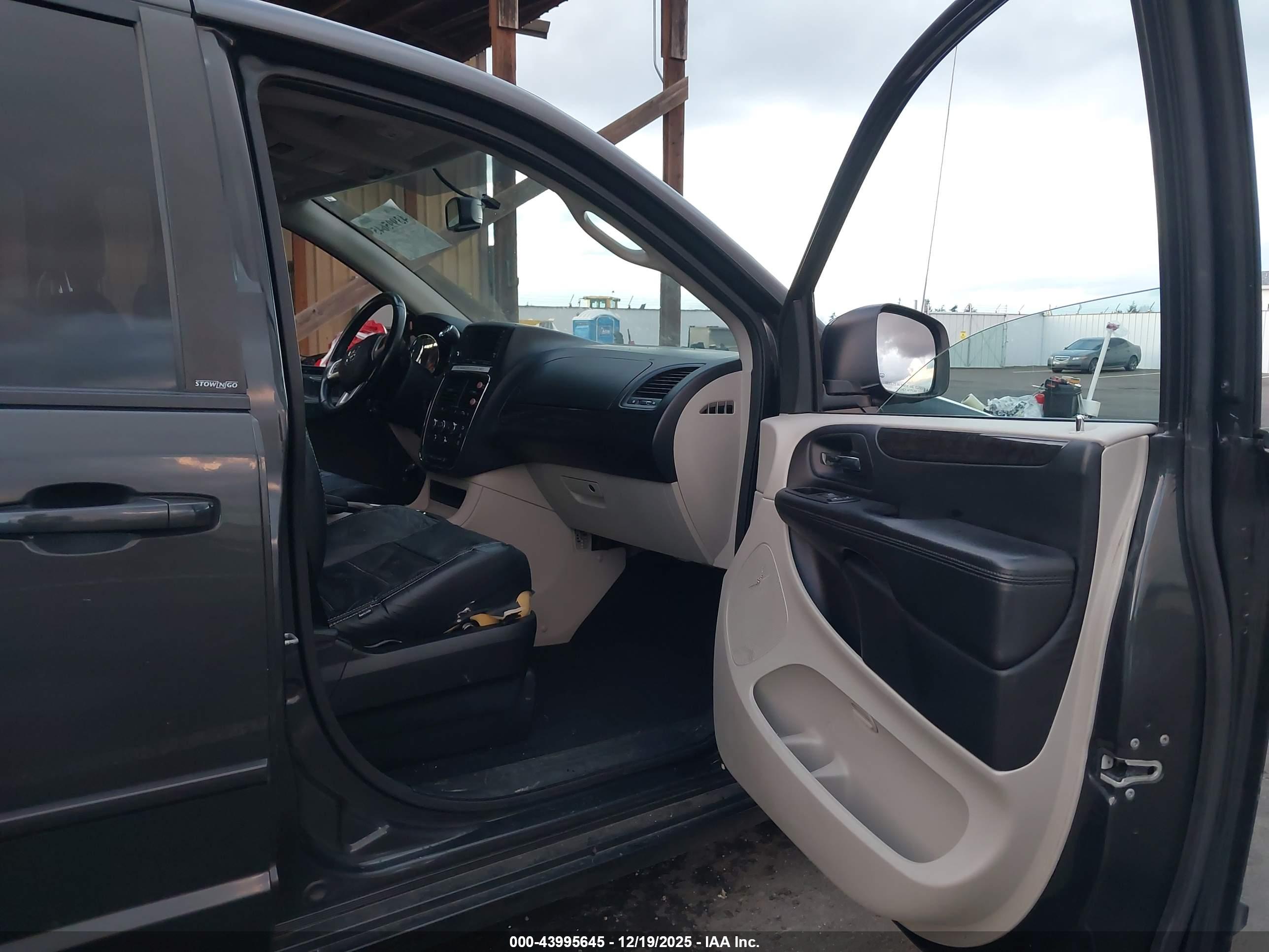 DODGE GRAND image 5