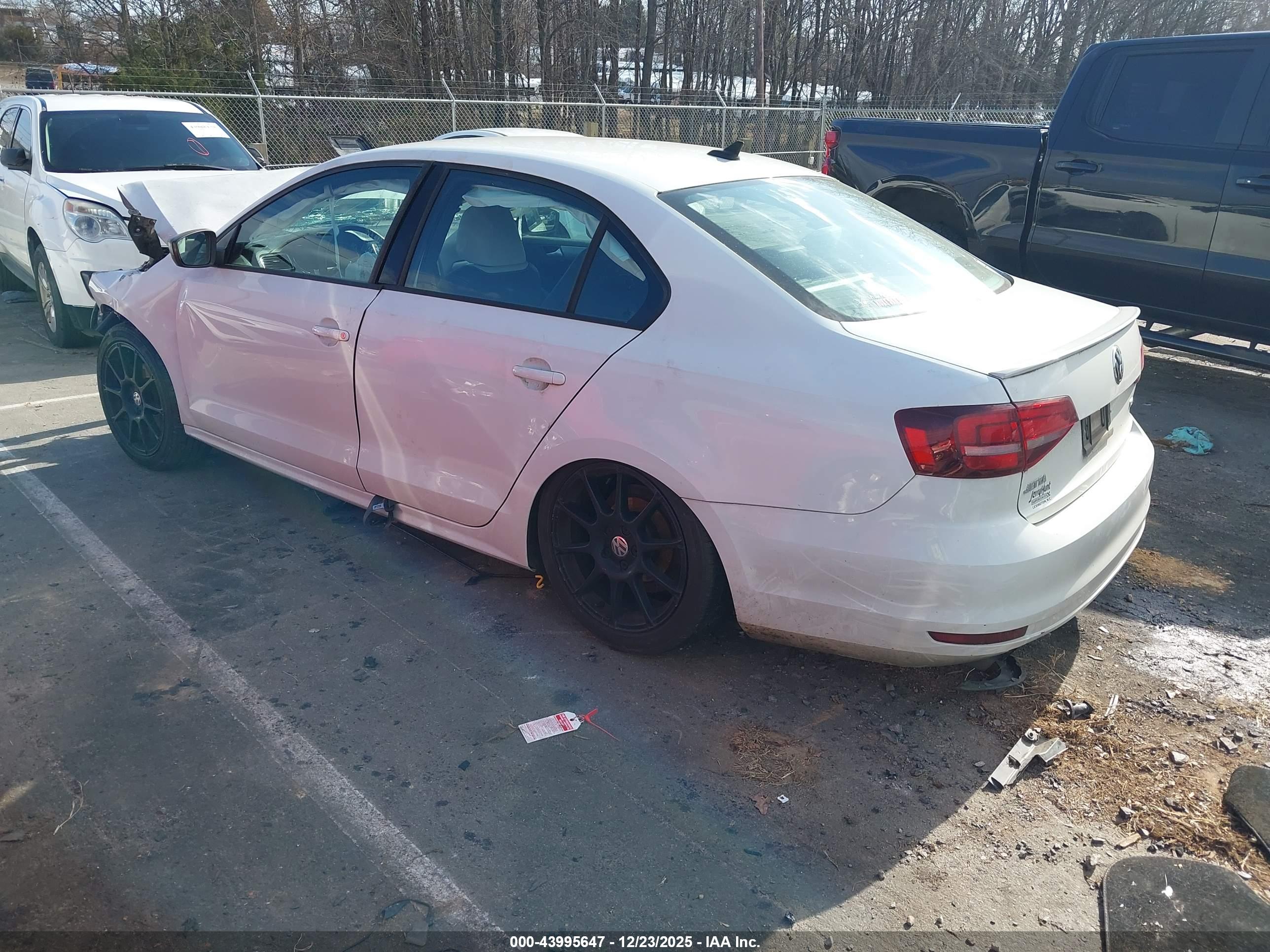 VOLKSWAGEN JETTA image 3