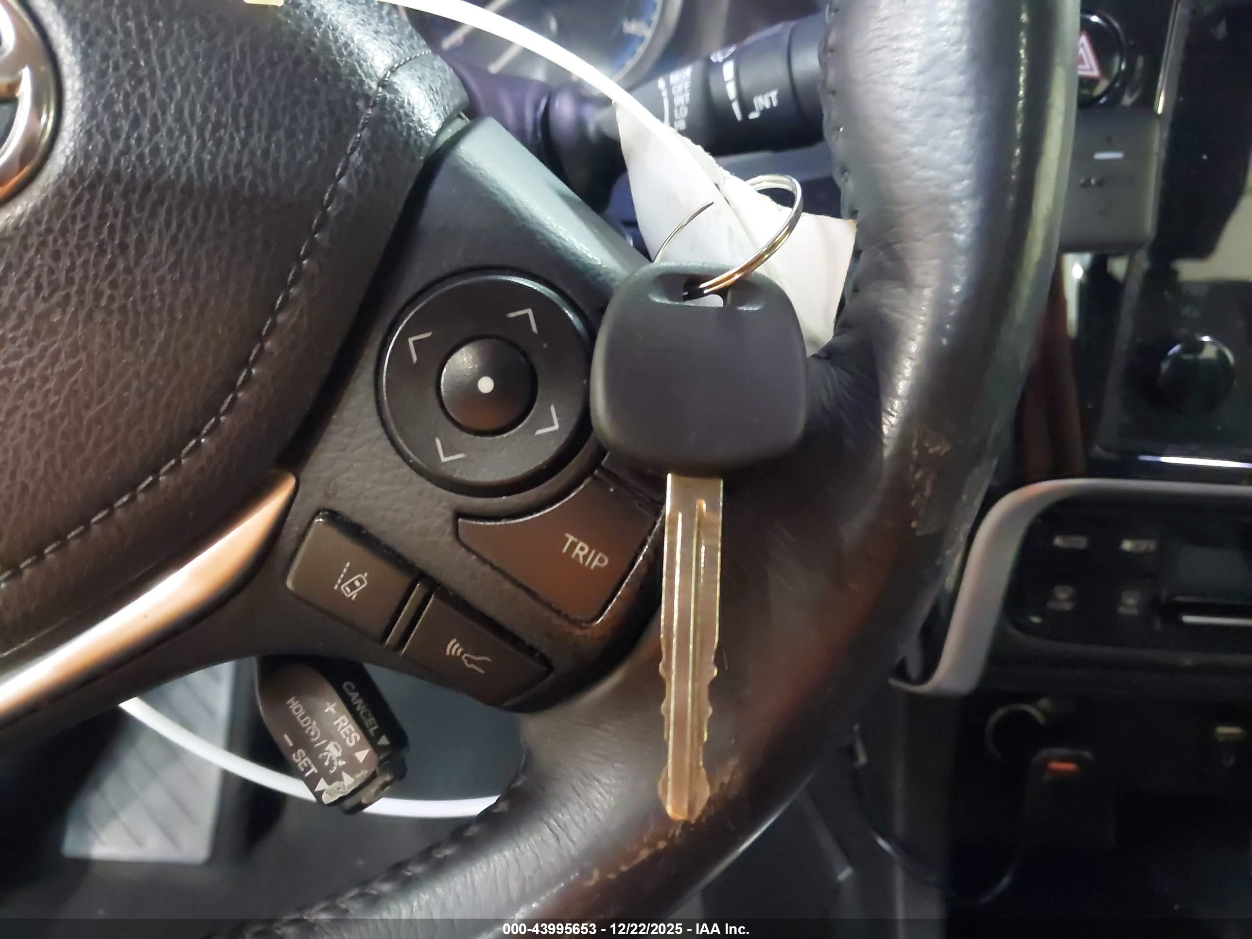 TOYOTA COROLLA image 11