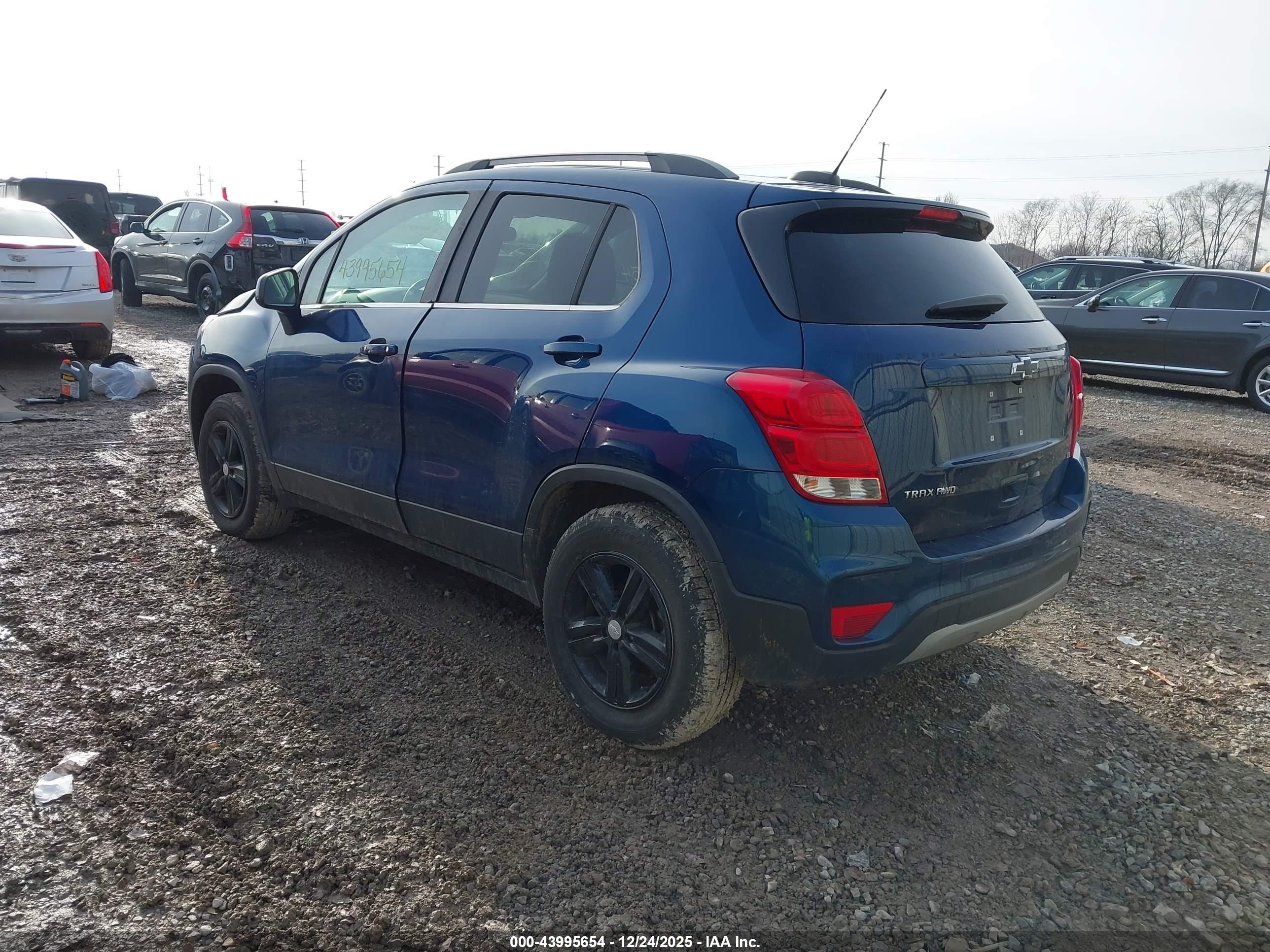 CHEVROLET TRAX image 3