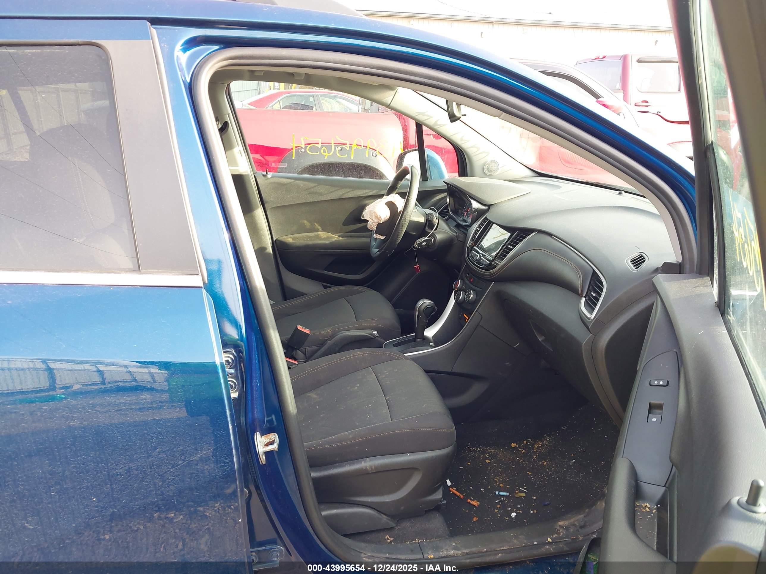 CHEVROLET TRAX image 5