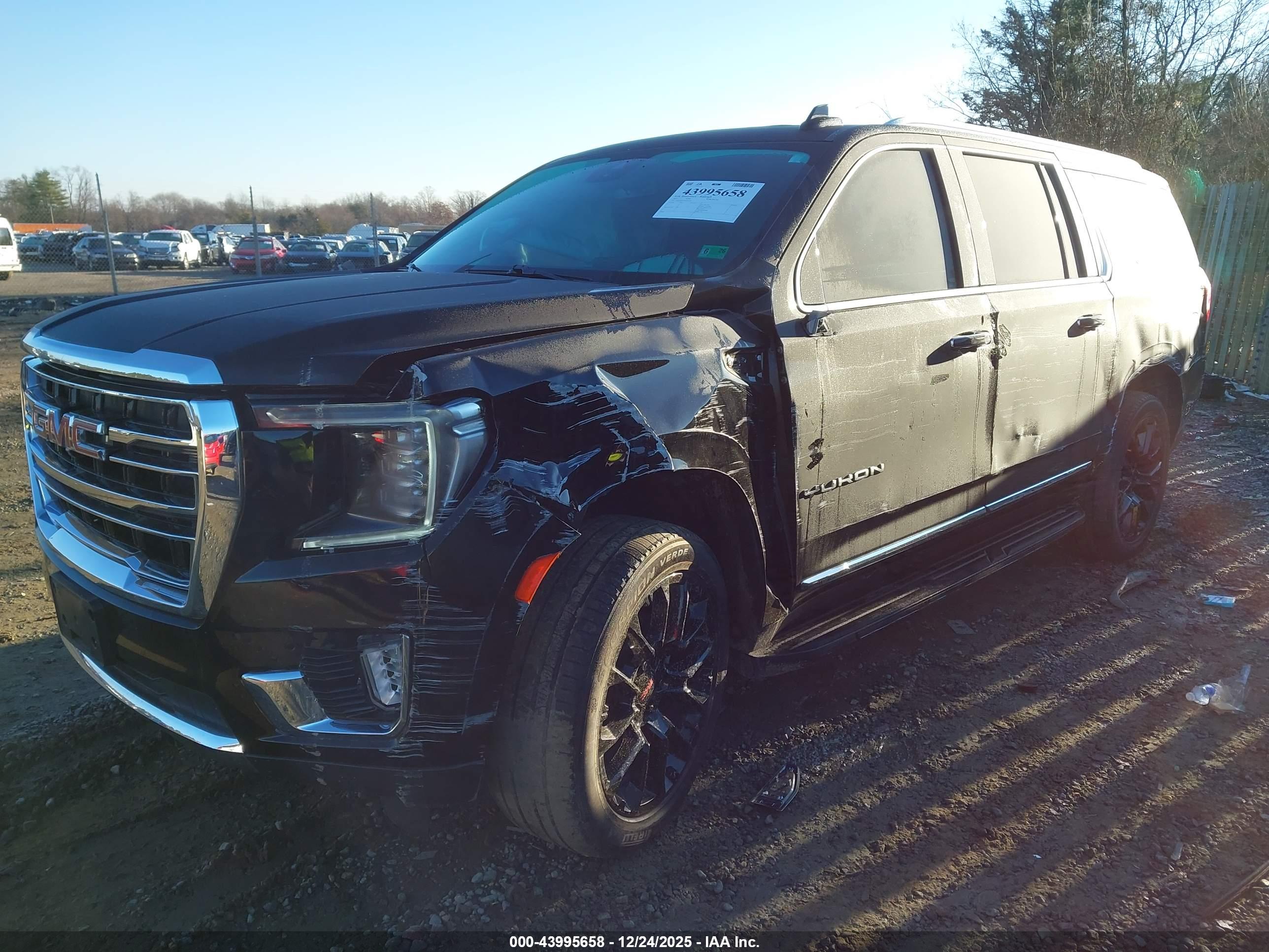 GMC YUKON image 2