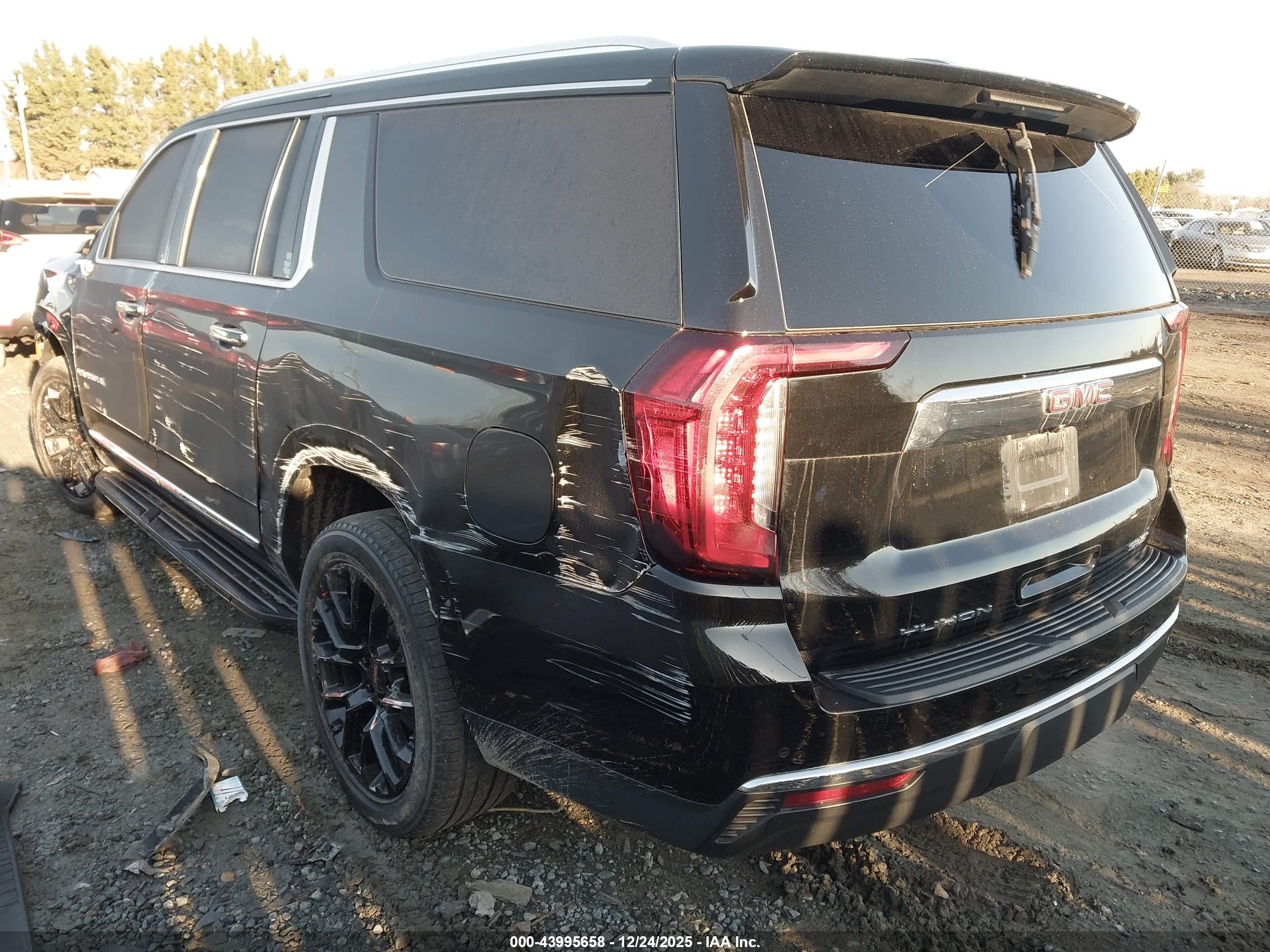 GMC YUKON image 3