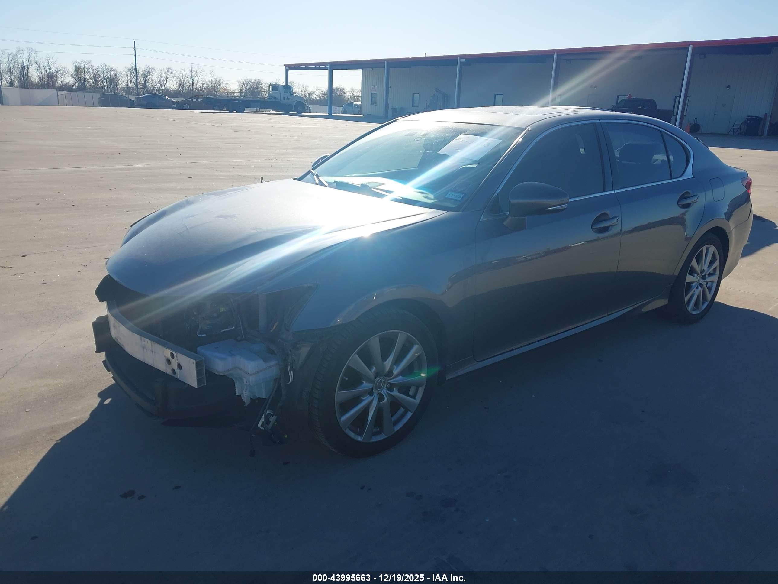 LEXUS GS image 2