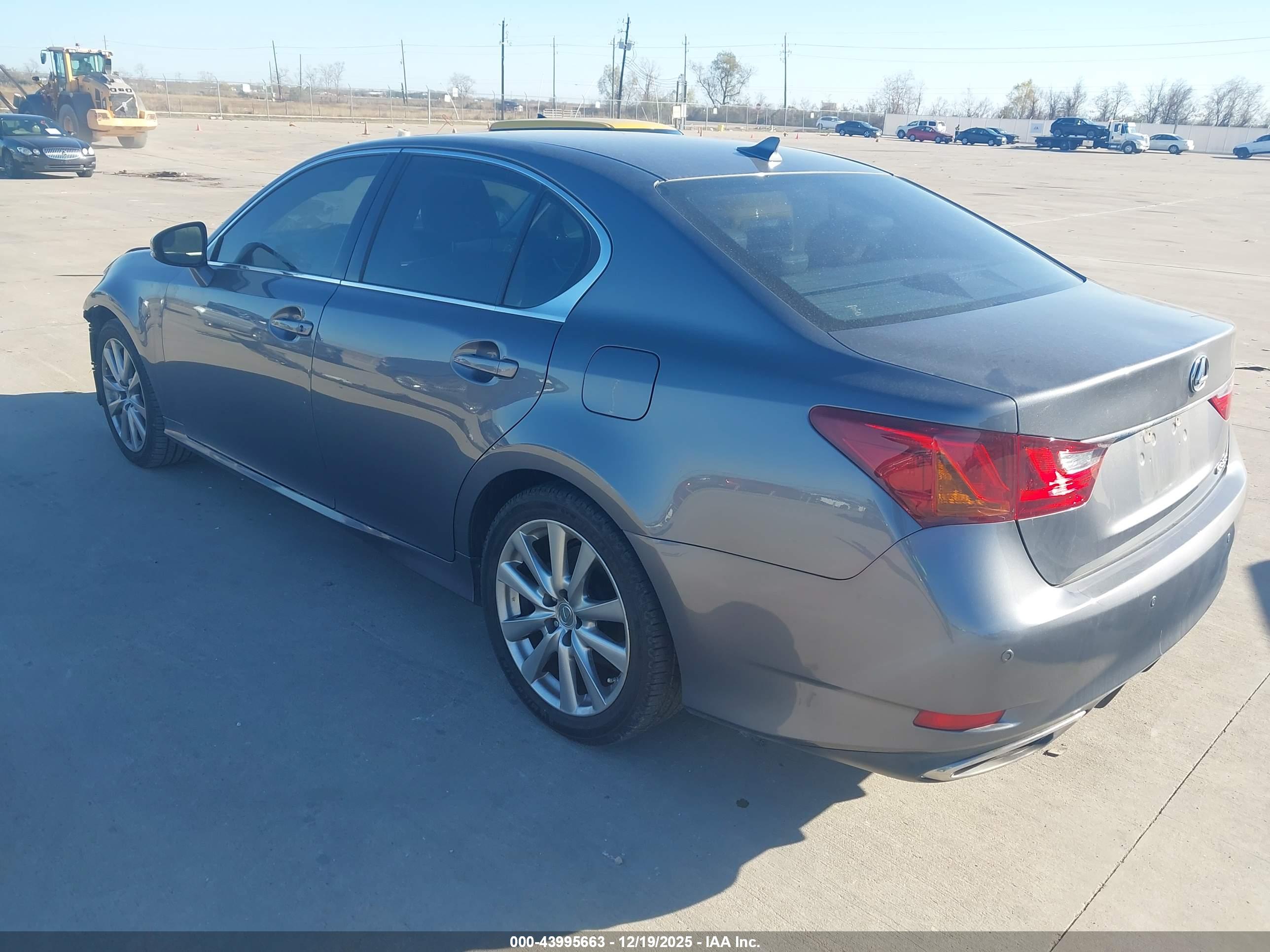 LEXUS GS image 3