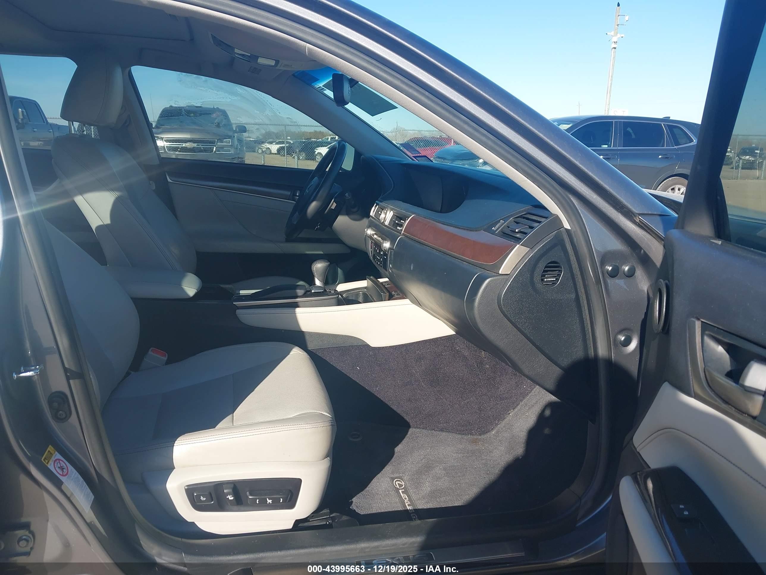 LEXUS GS image 5