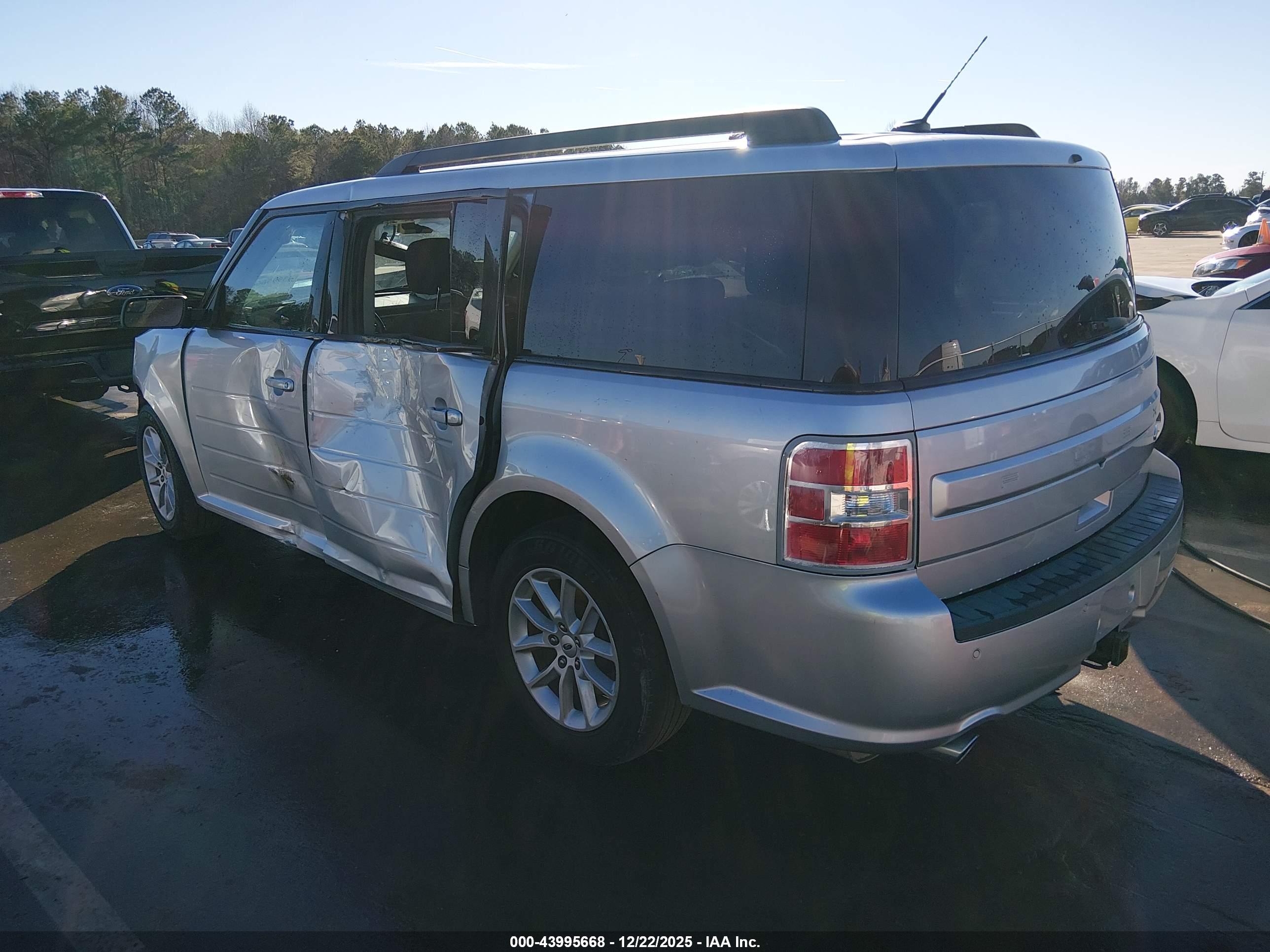 FORD FLEX image 3