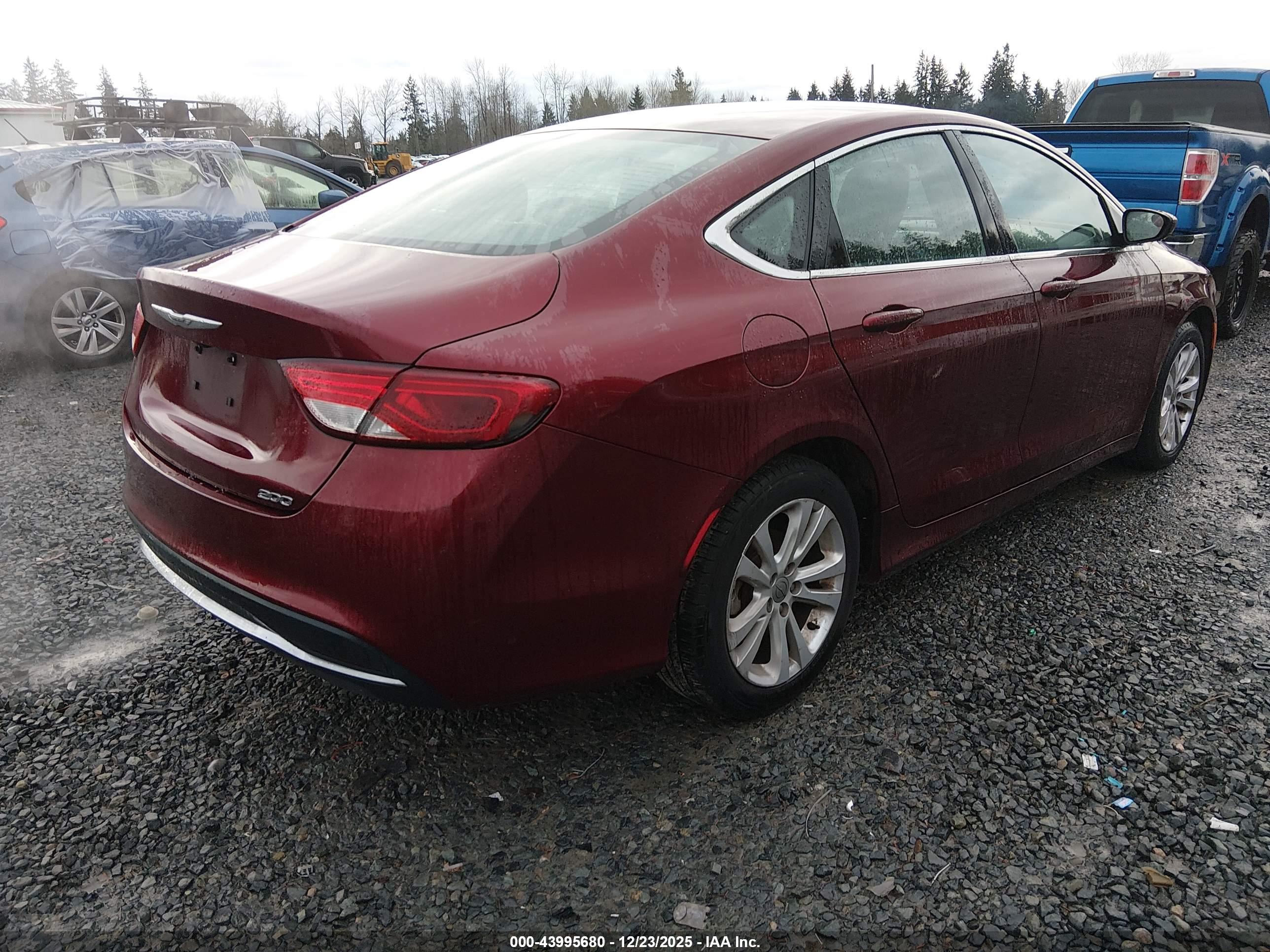 CHRYSLER 200 image 4