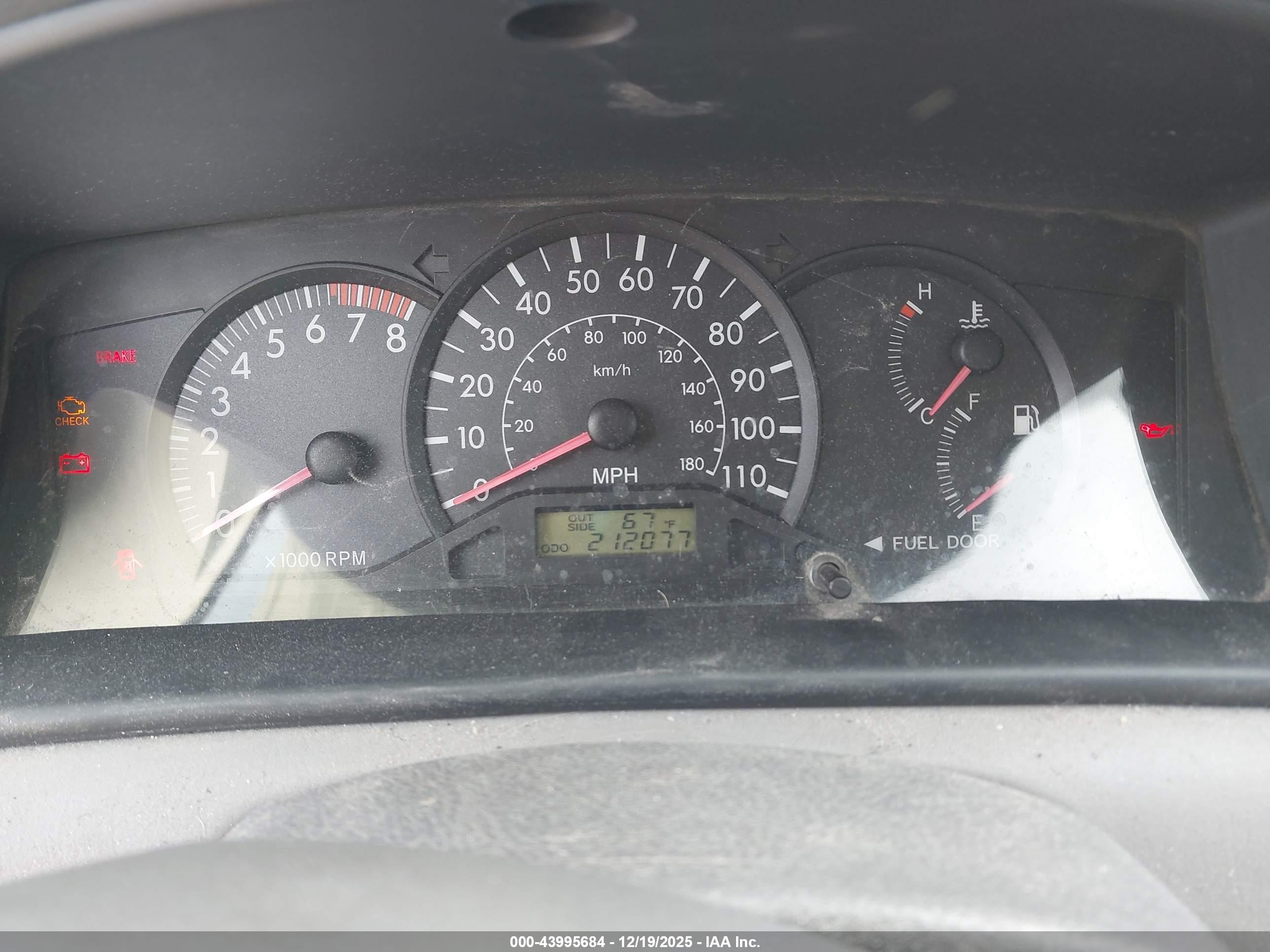 TOYOTA COROLLA image 7