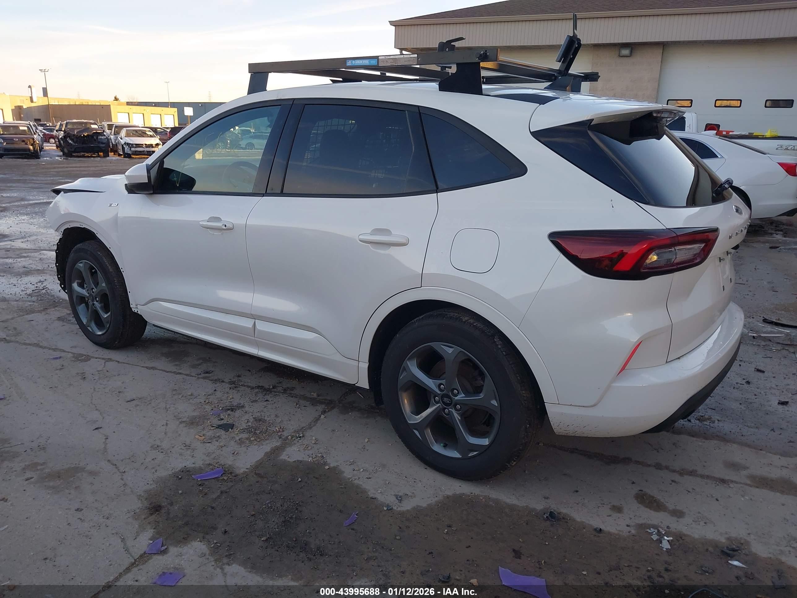 FORD ESCAPE image 3