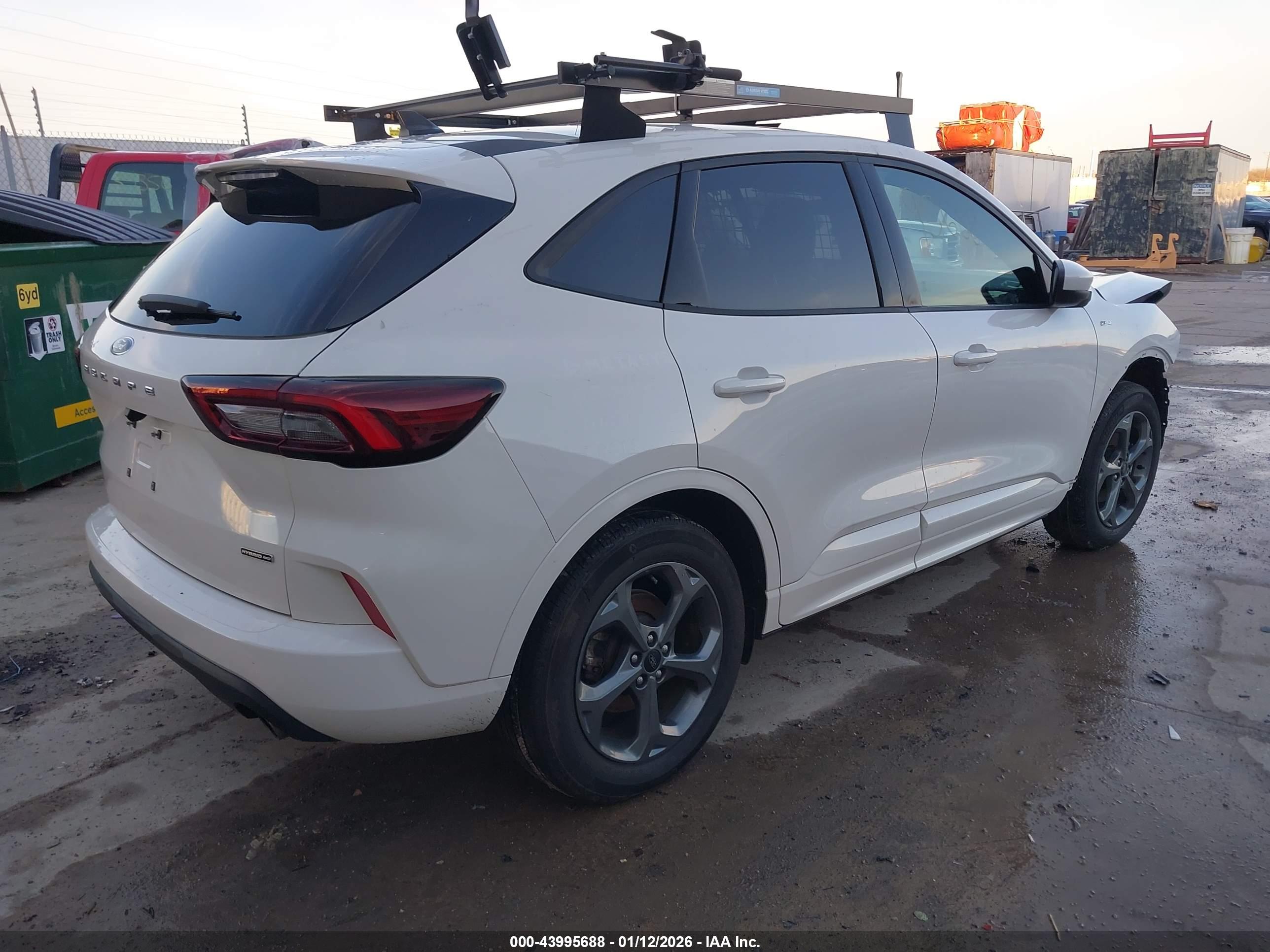 FORD ESCAPE image 4