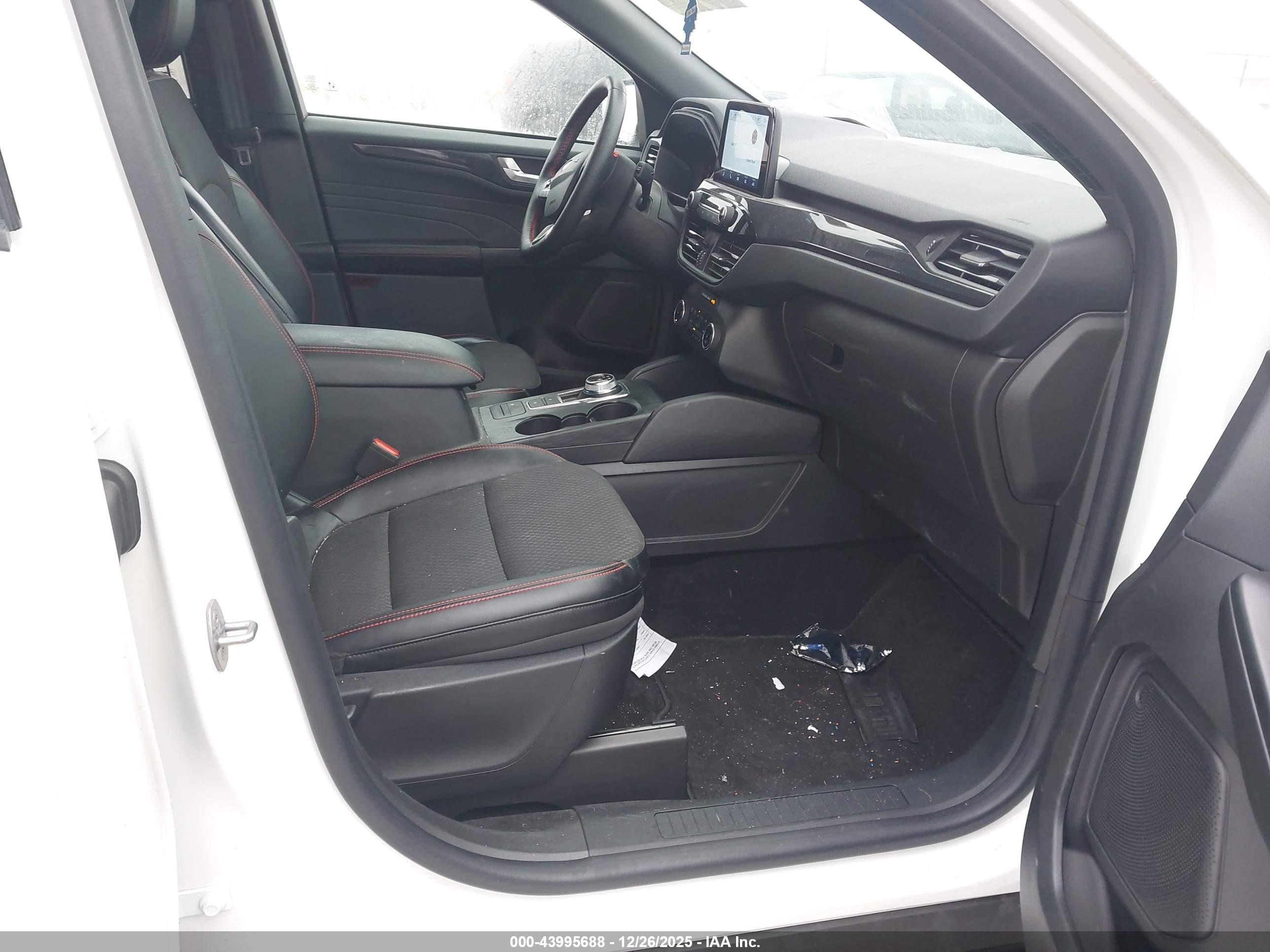 FORD ESCAPE image 5