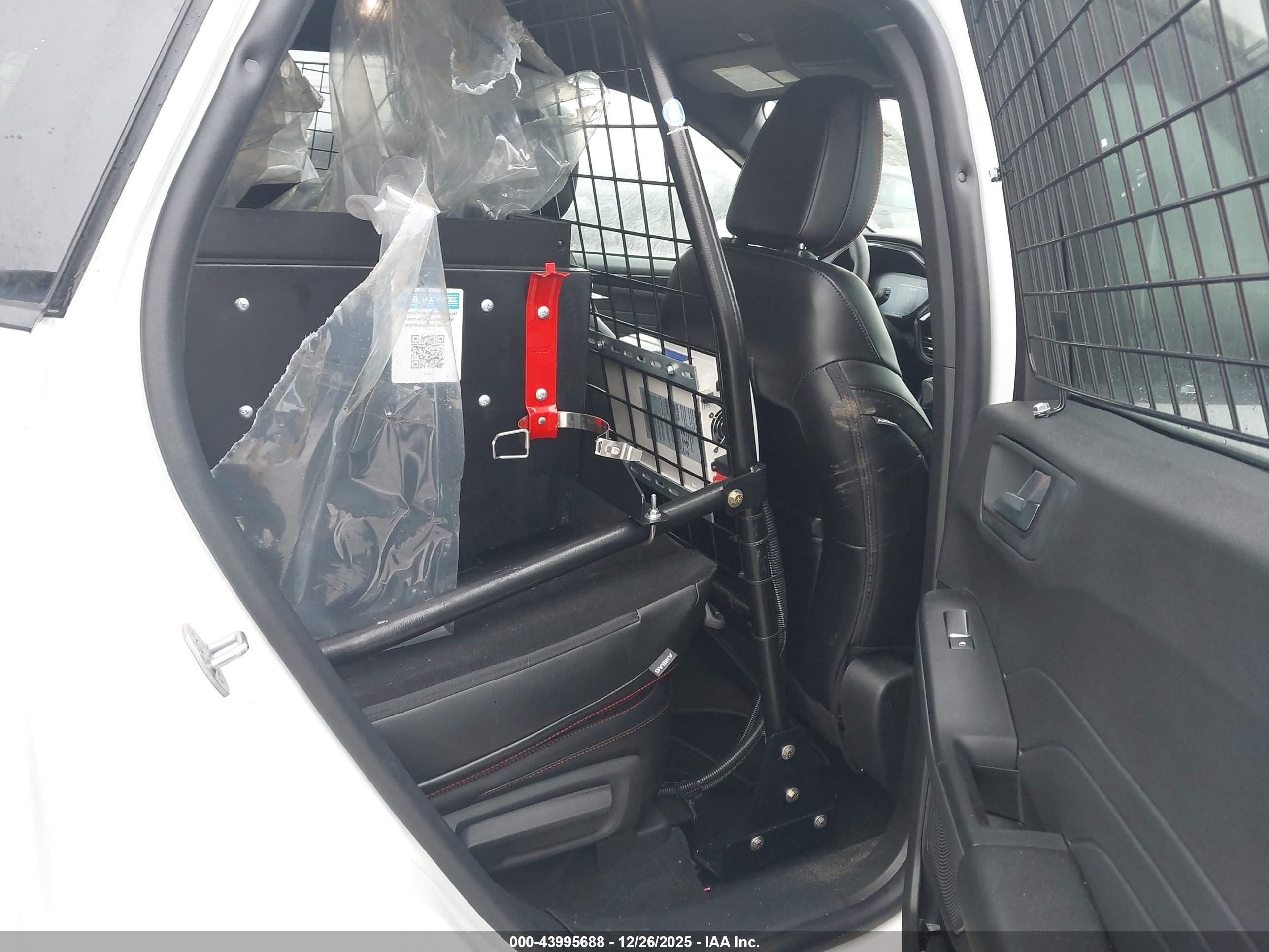 FORD ESCAPE image 8