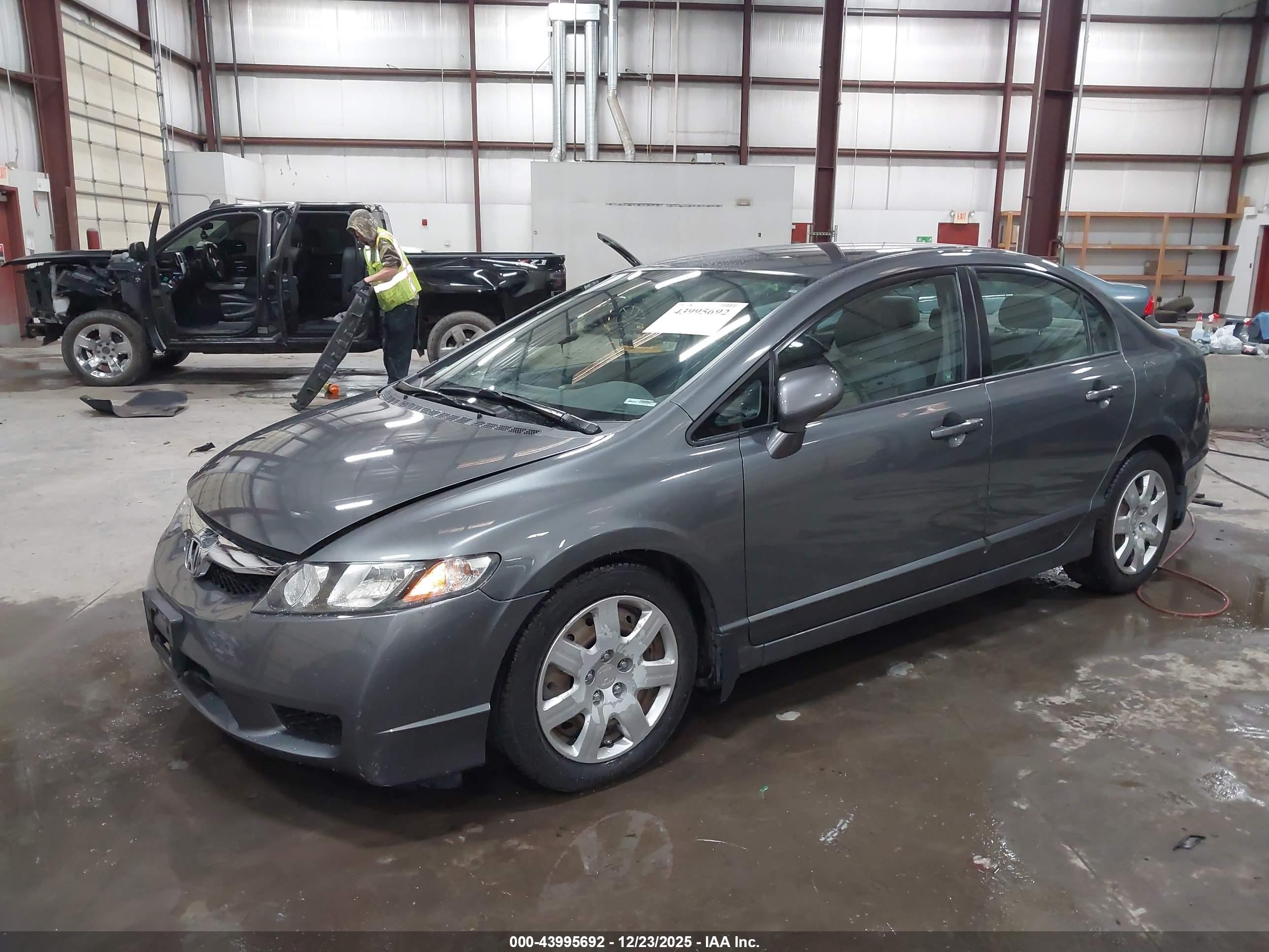 HONDA CIVIC image 2