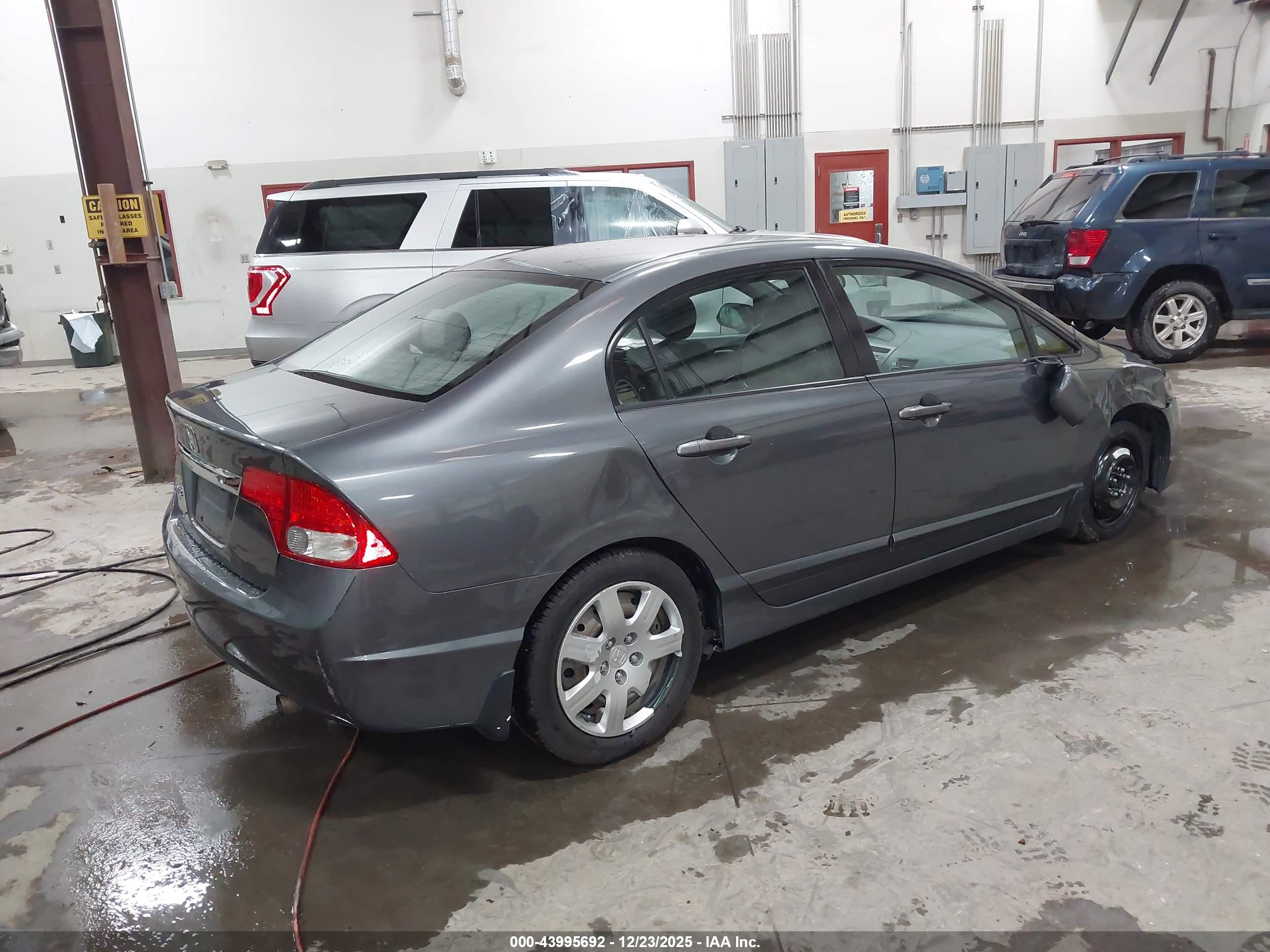 HONDA CIVIC image 4